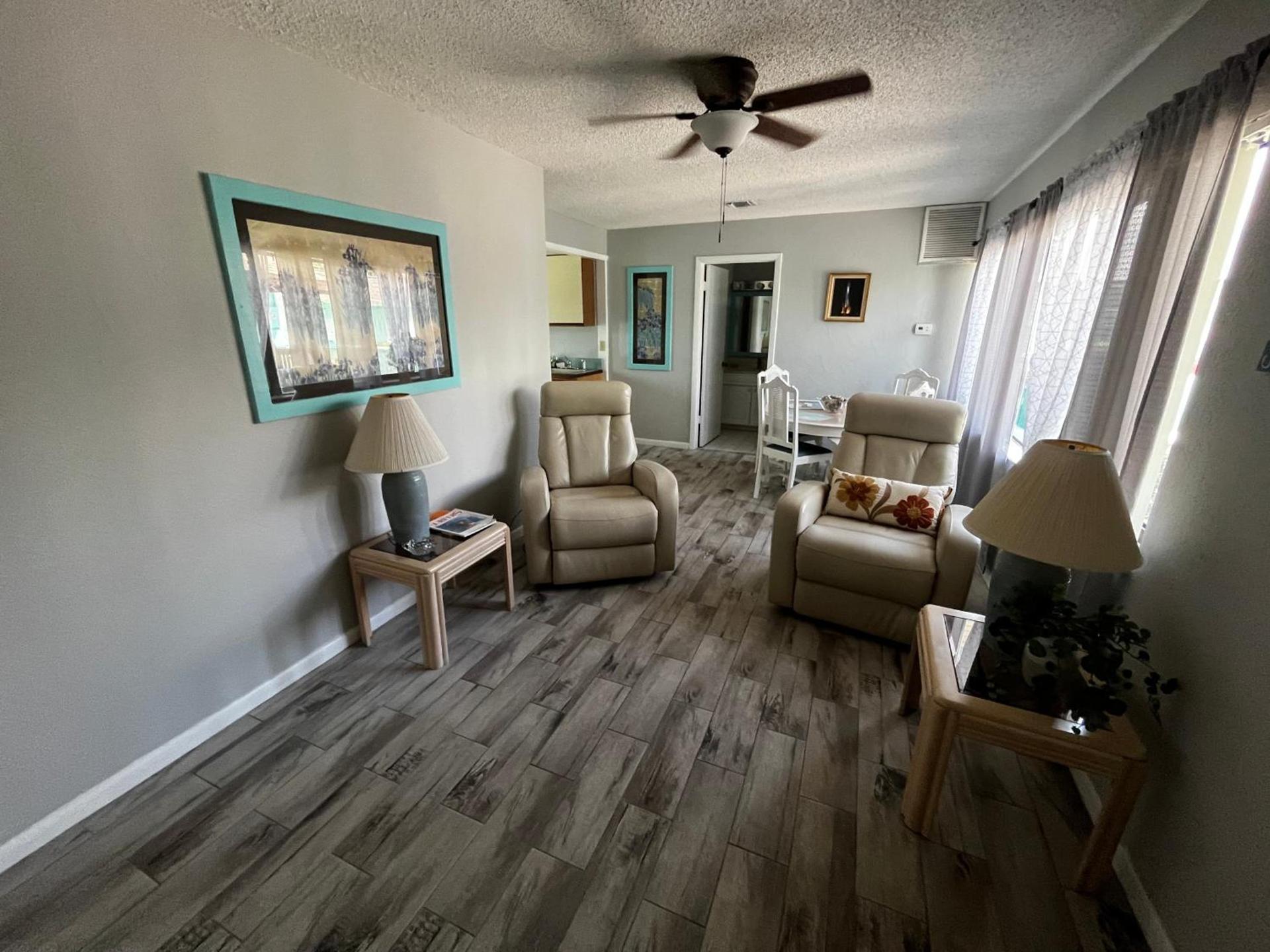 Surfside Suites photo 7