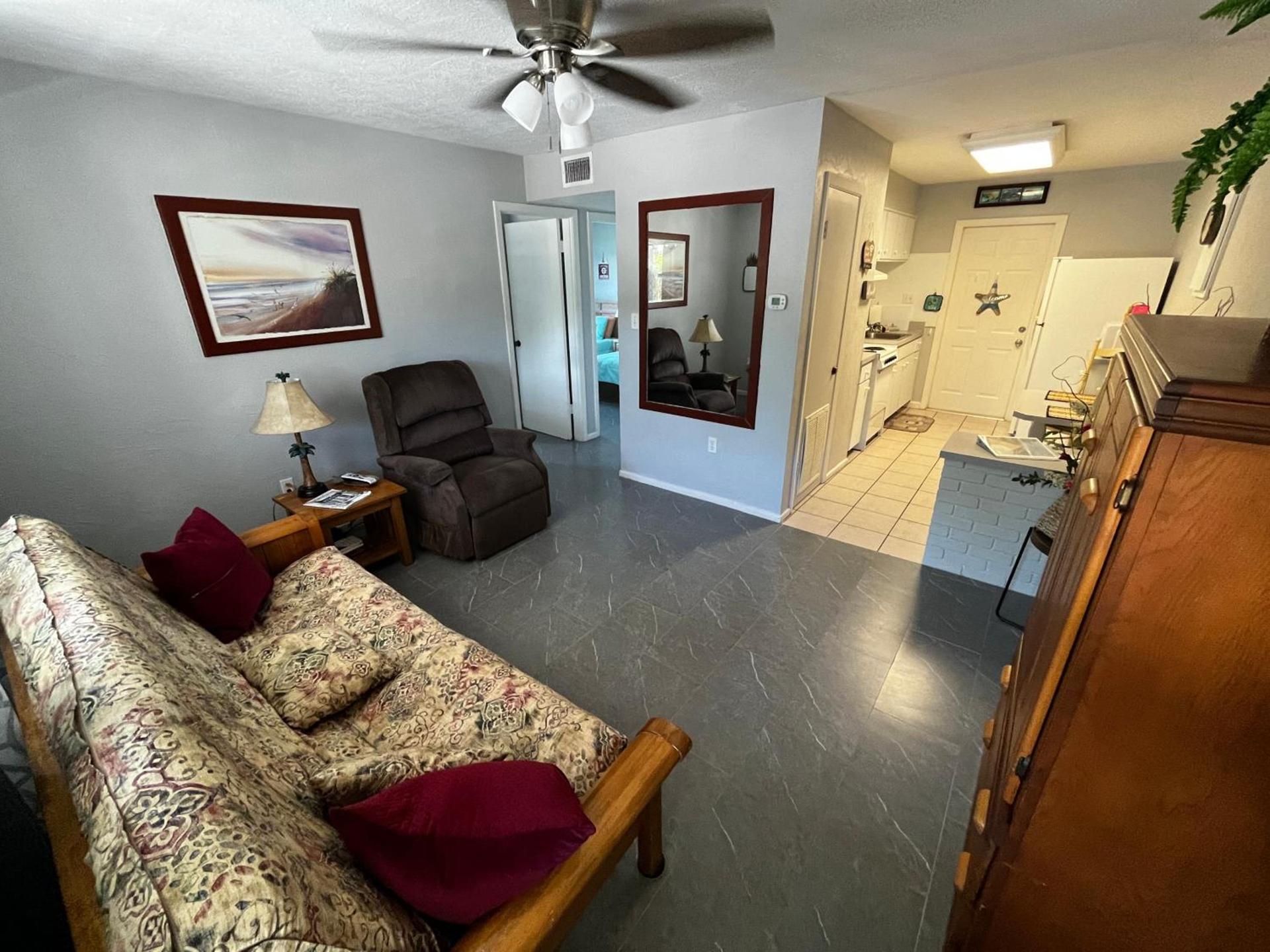 Surfside Suites photo 17