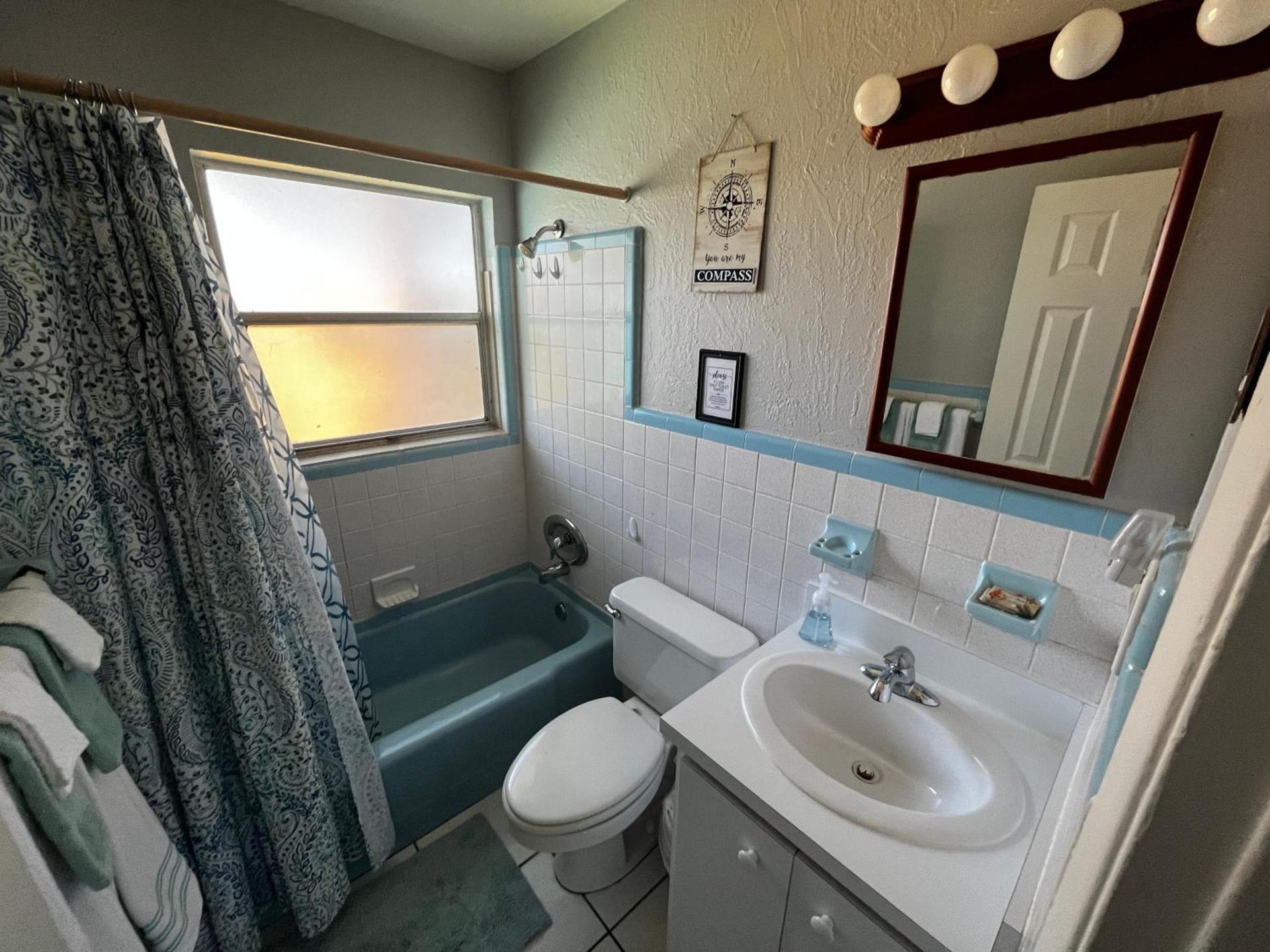 Surfside Suites photo 30