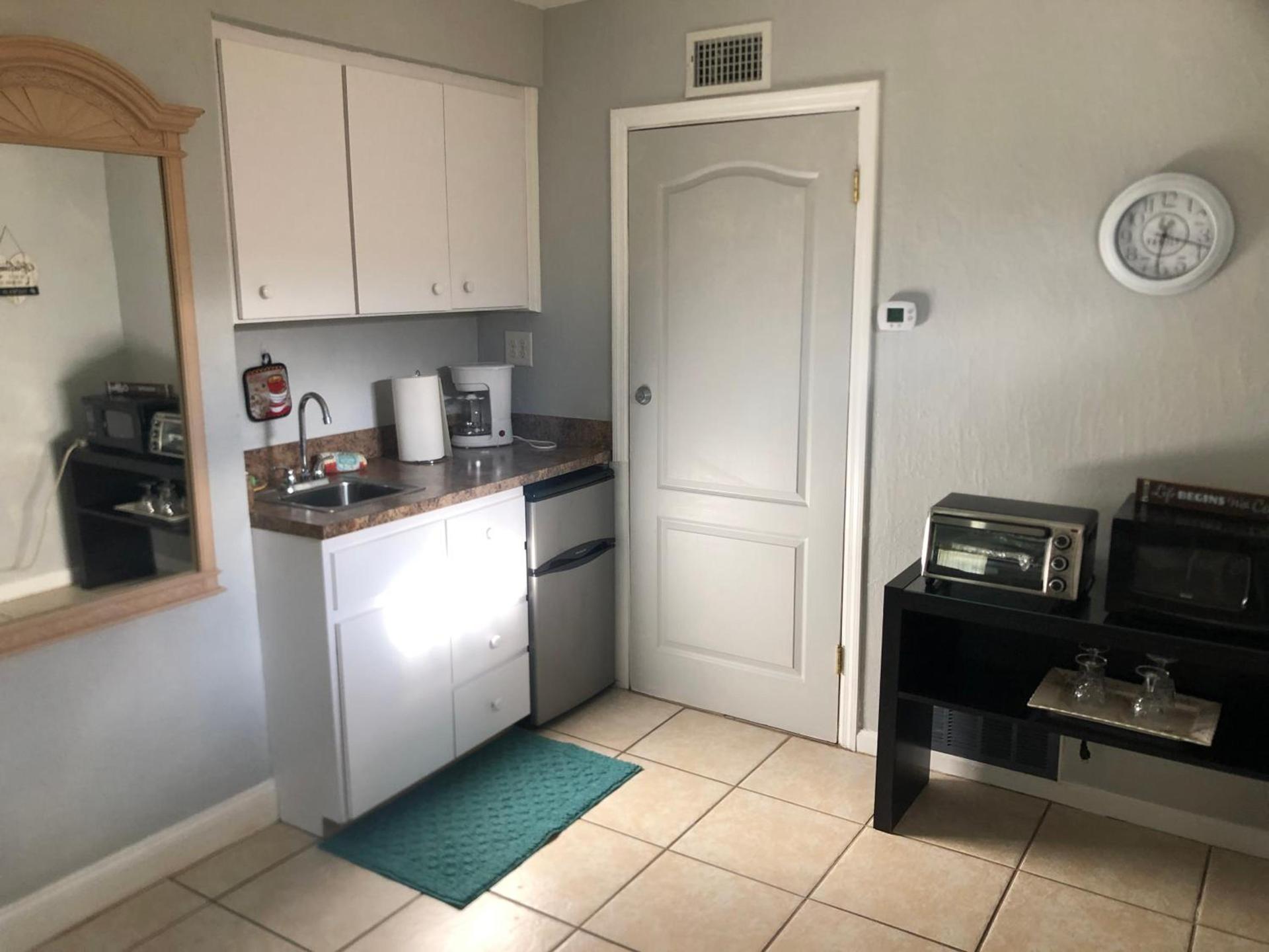 Surfside Suites photo 32