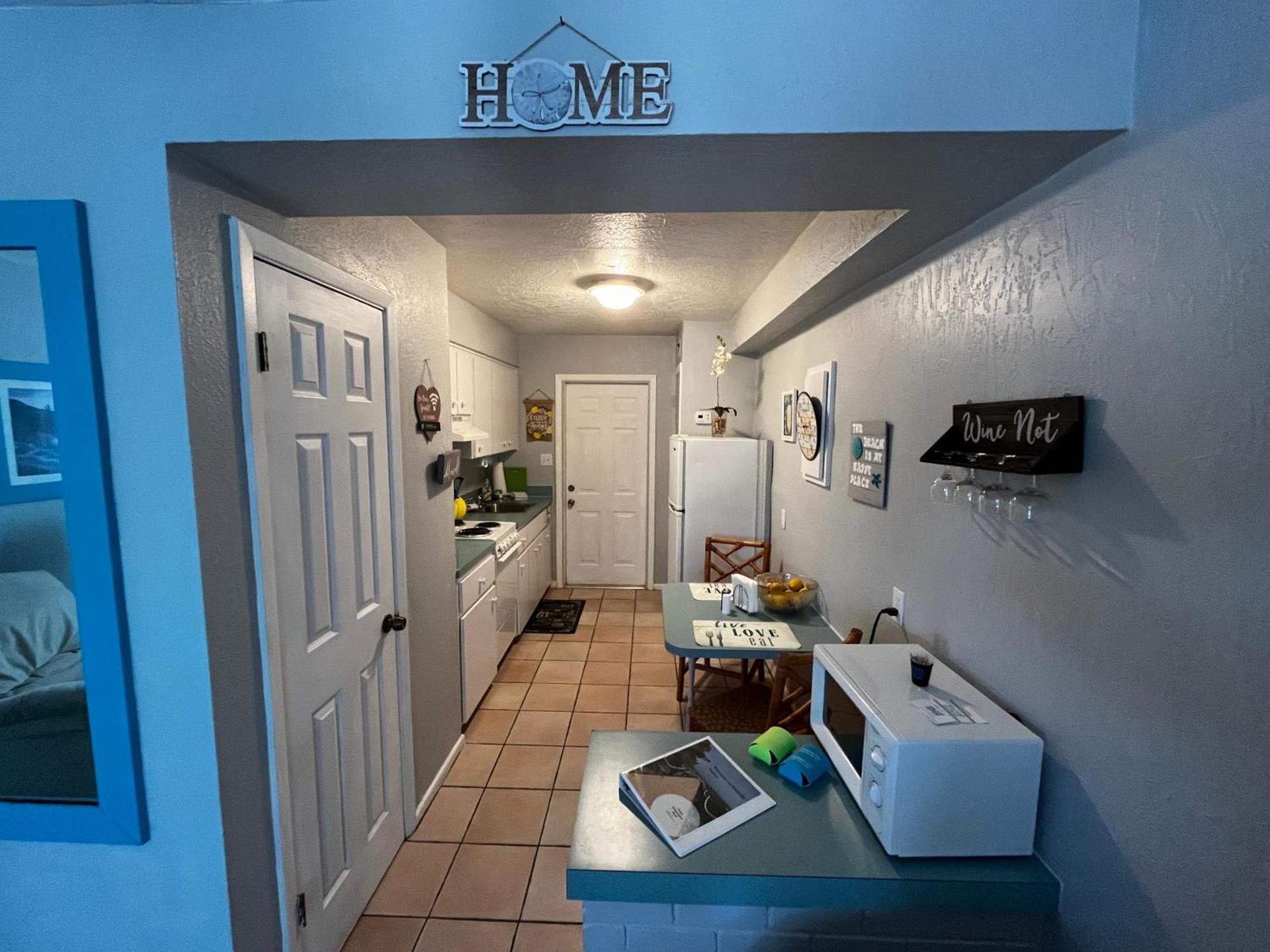 Surfside Suites photo 8