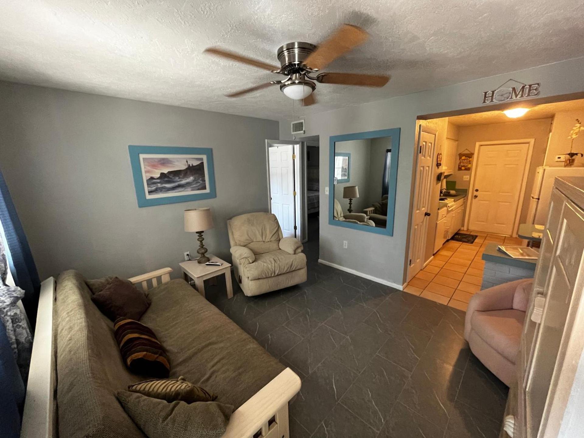 Surfside Suites photo 11