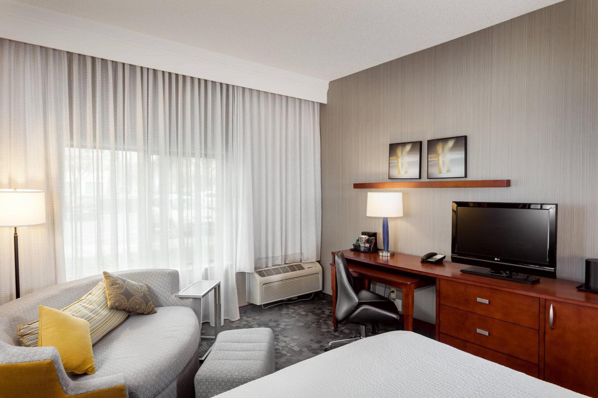 Courtyard by Marriott Stockton photo 8