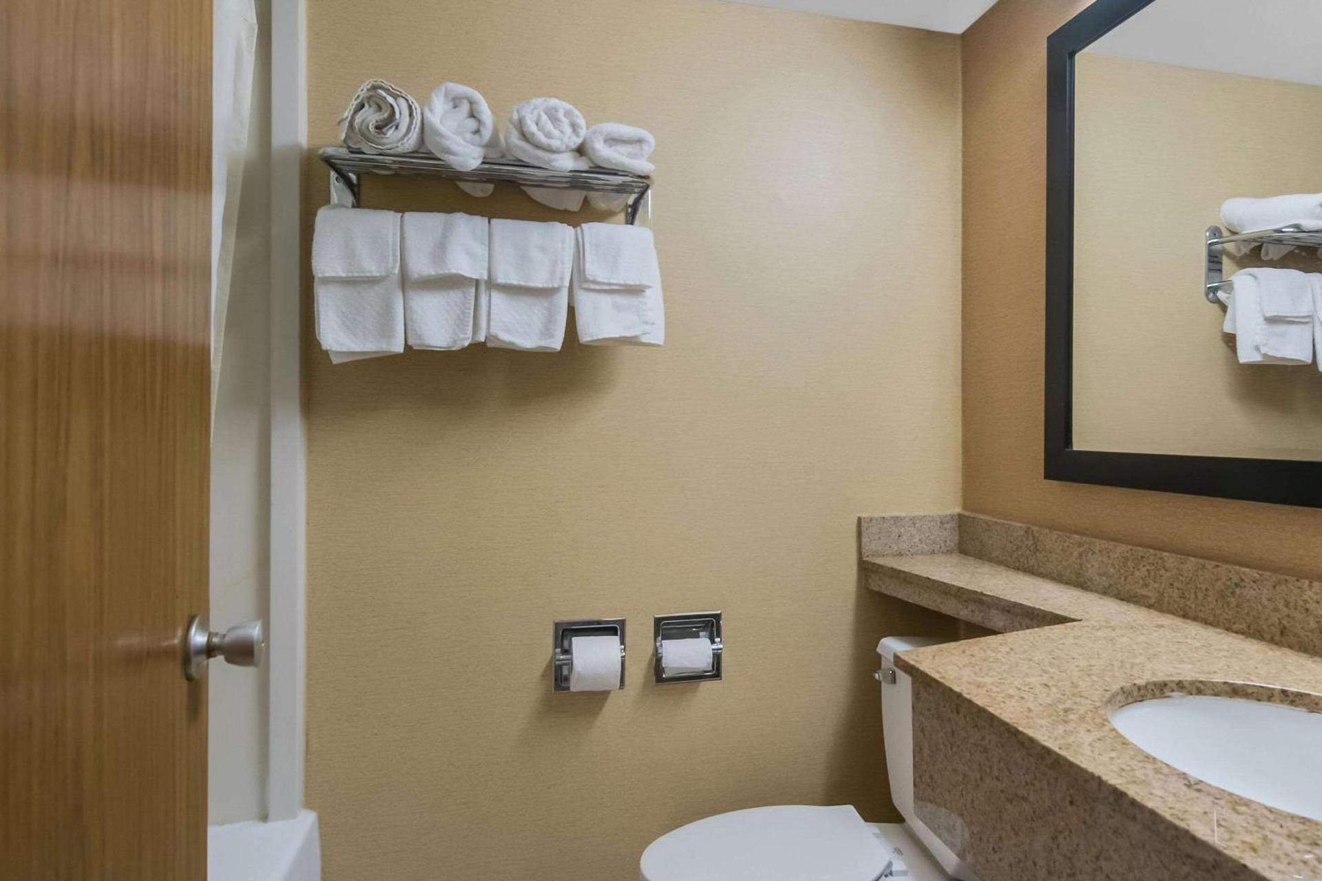 Quality Inn Westfield - Springfield photo 17