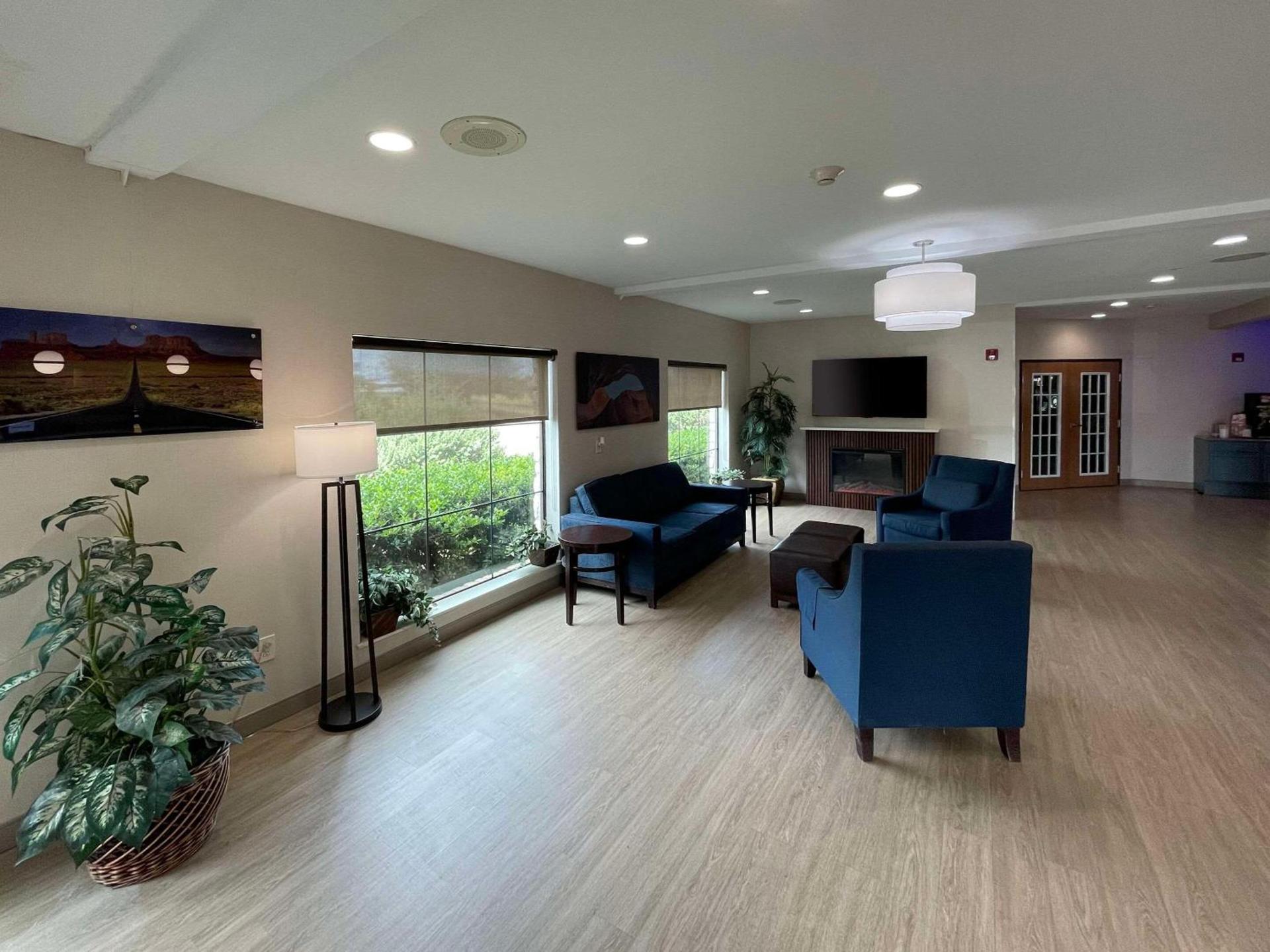 Comfort Suites San Antonio SeaWorld - Lackland AFB photo 6