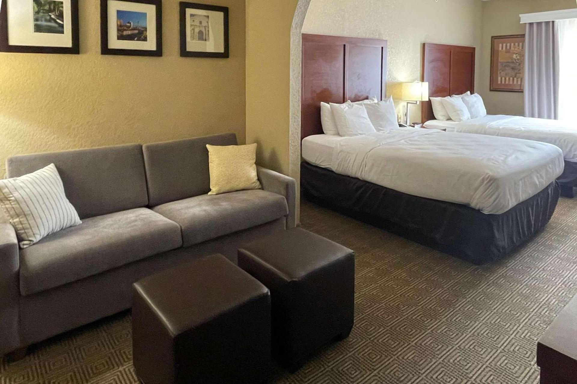 Comfort Suites San Antonio SeaWorld - Lackland AFB photo 9
