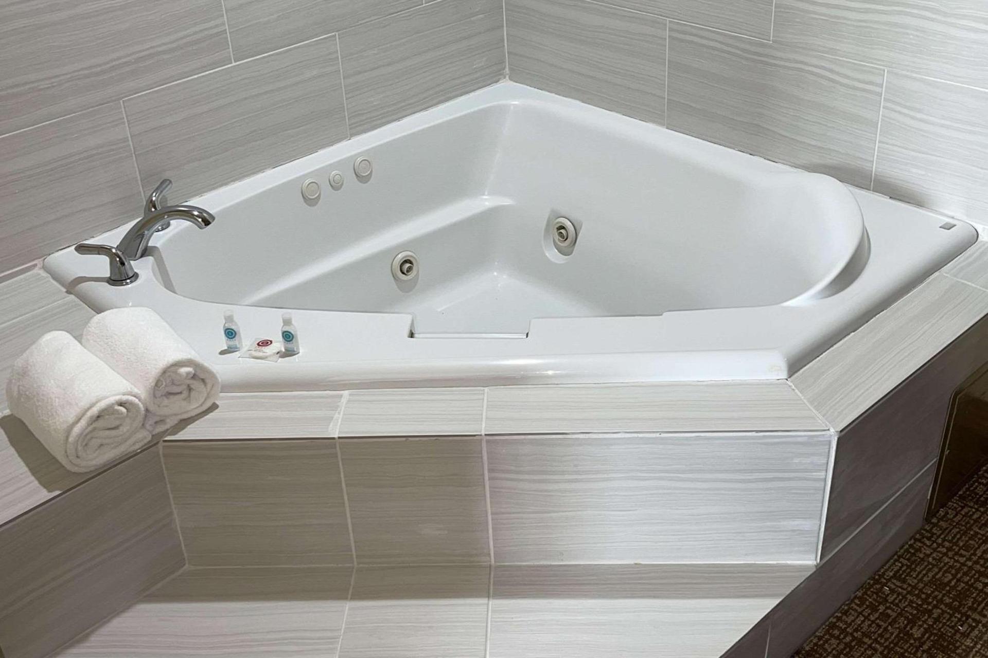 Comfort Suites San Antonio SeaWorld - Lackland AFB photo 14