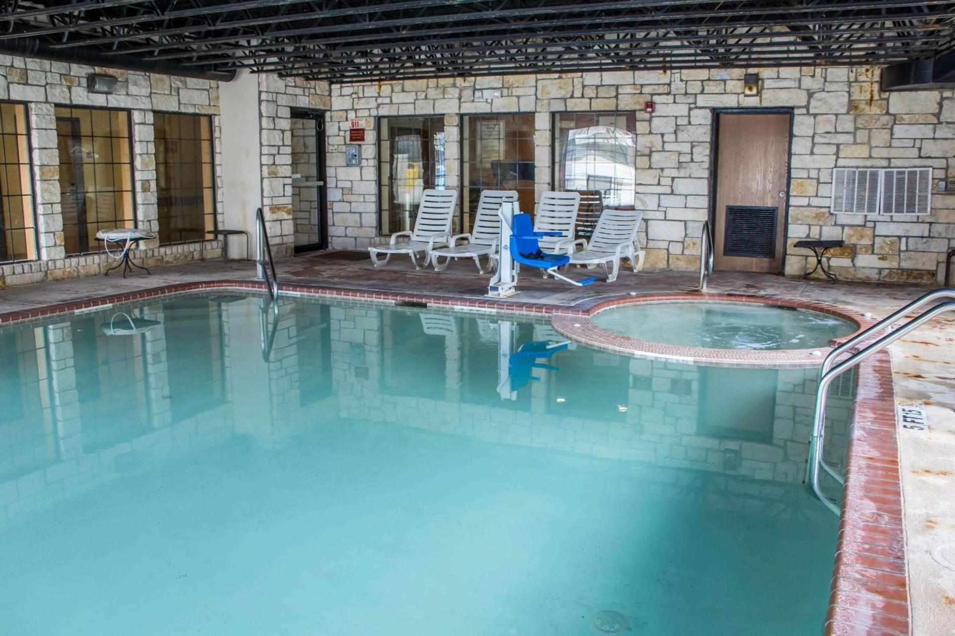 Comfort Suites San Antonio SeaWorld - Lackland AFB photo 24
