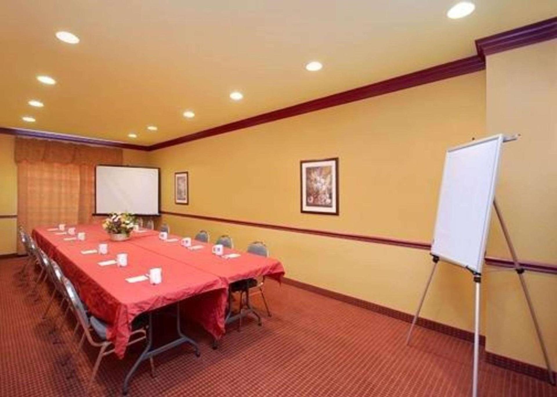 Comfort Suites San Antonio SeaWorld - Lackland AFB photo 28