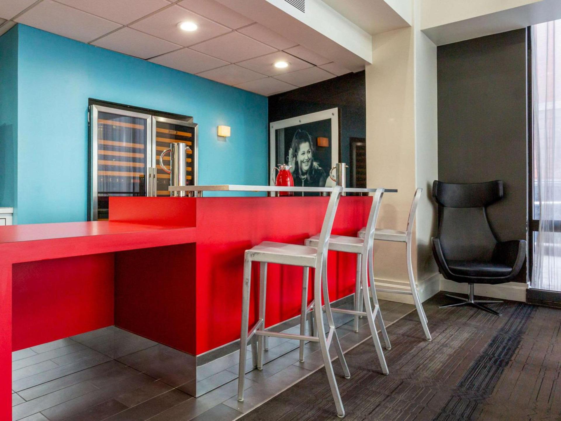 Comfort Inn & Suites Baltimore Inner Harbor photo 9