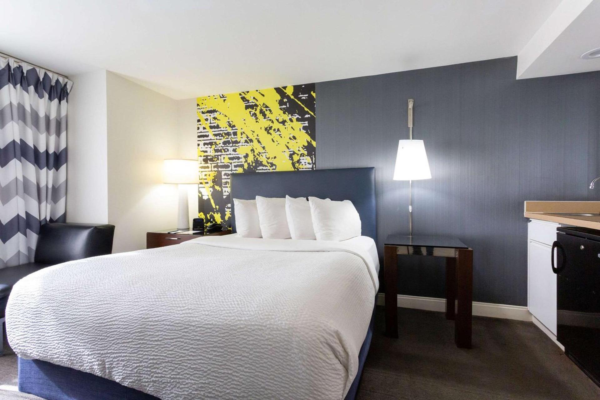 Comfort Inn & Suites Baltimore Inner Harbor photo 18