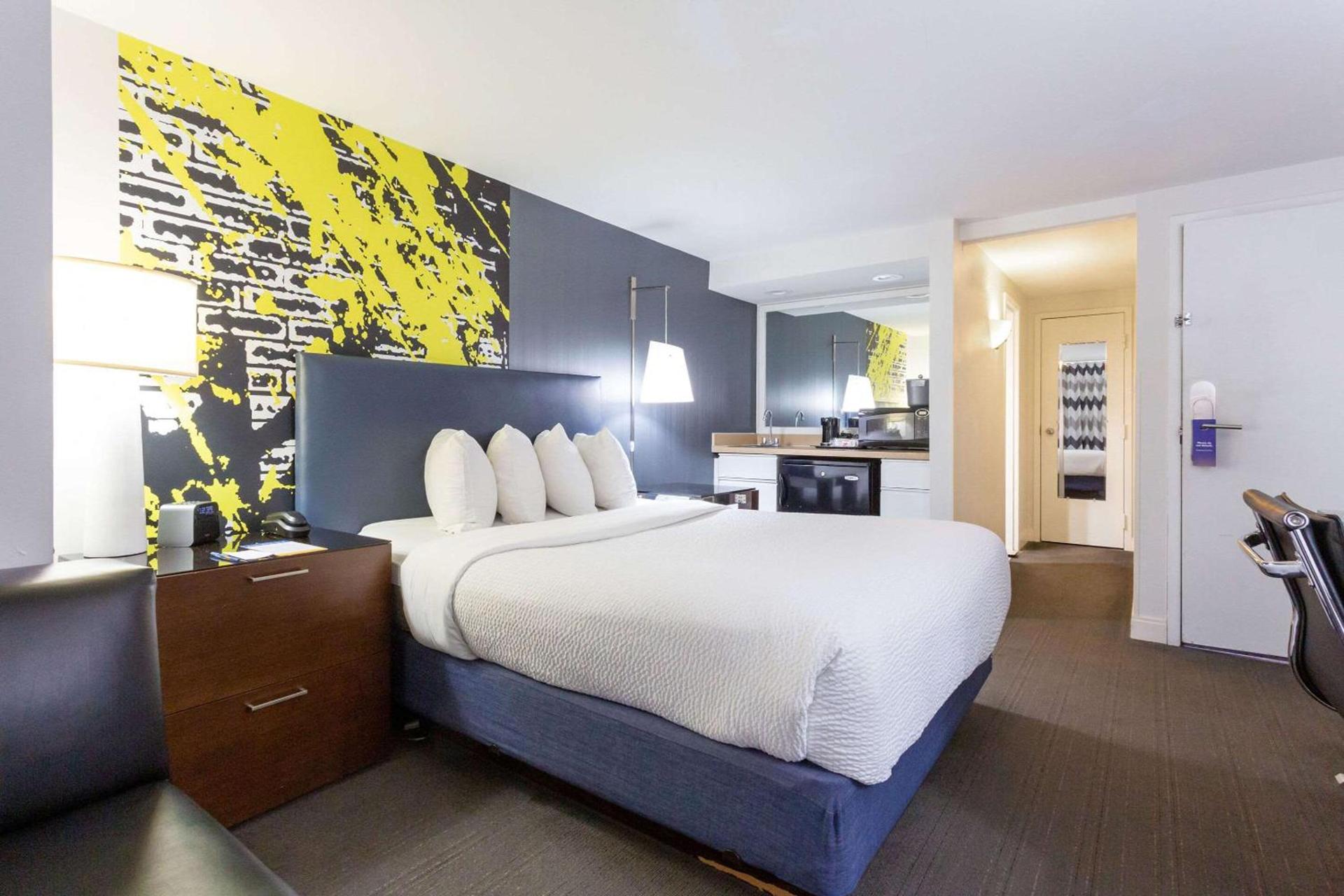 Comfort Inn & Suites Baltimore Inner Harbor photo 19