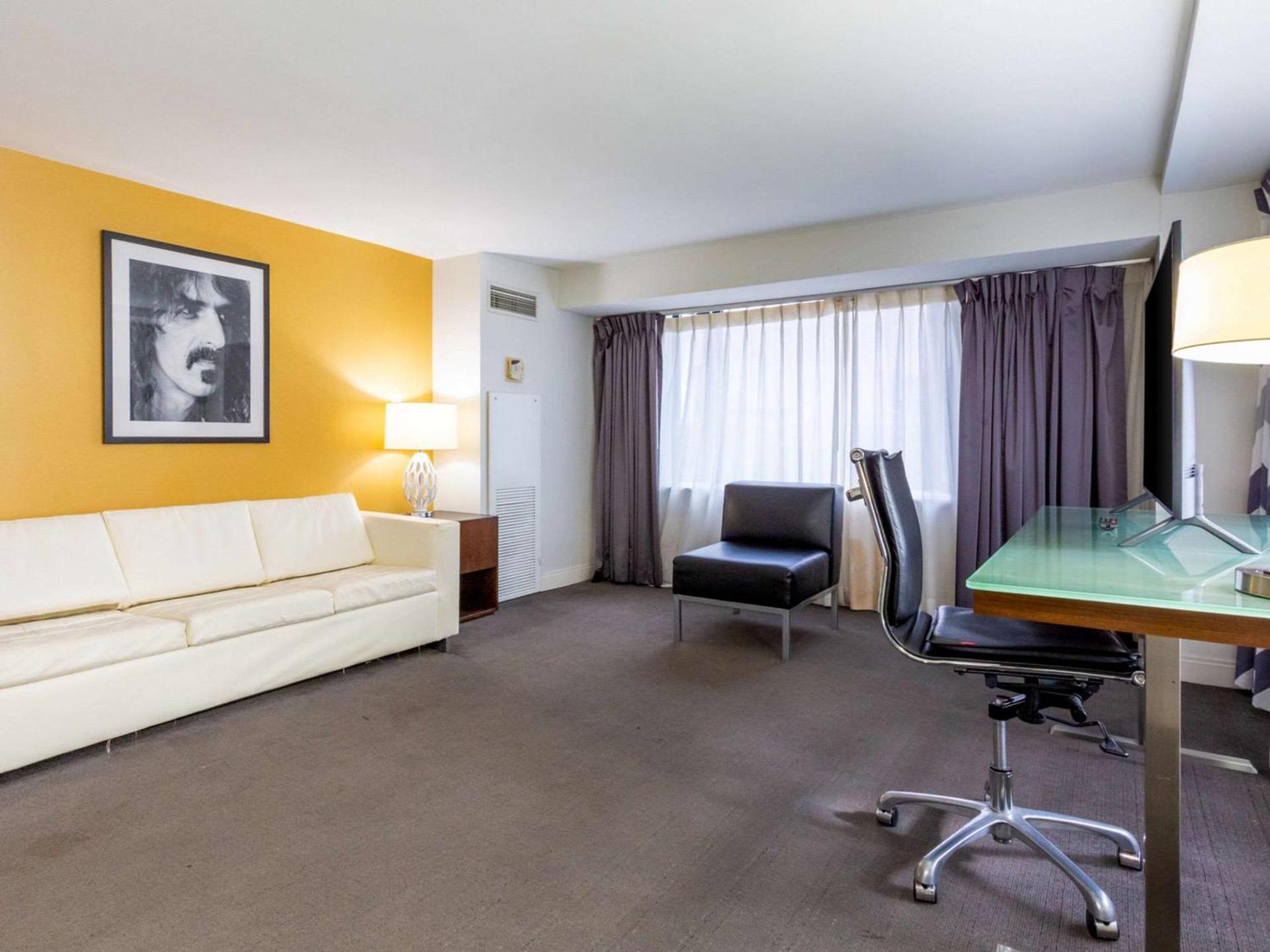 Comfort Inn & Suites Baltimore Inner Harbor photo 26