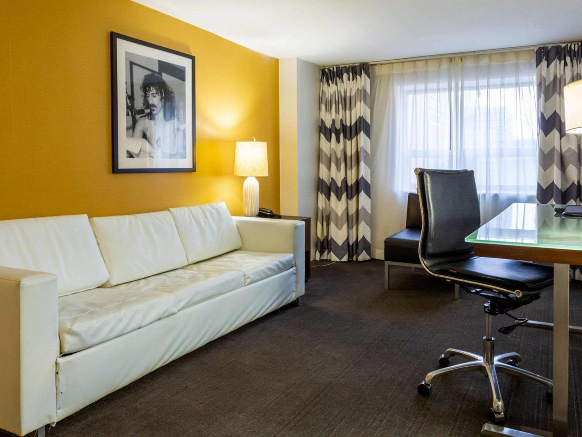 Comfort Inn & Suites Baltimore Inner Harbor photo 32