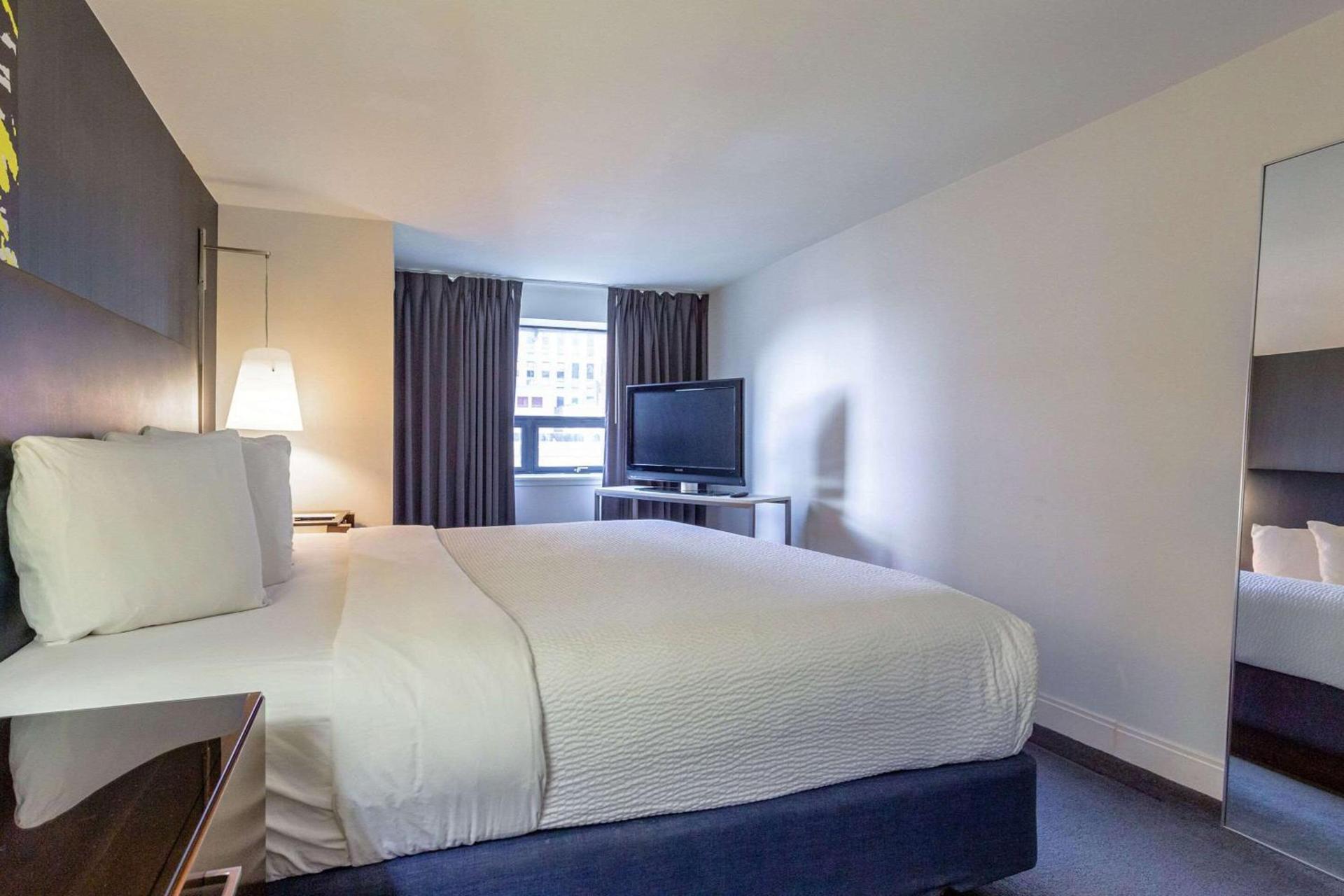 Comfort Inn & Suites Baltimore Inner Harbor photo 36