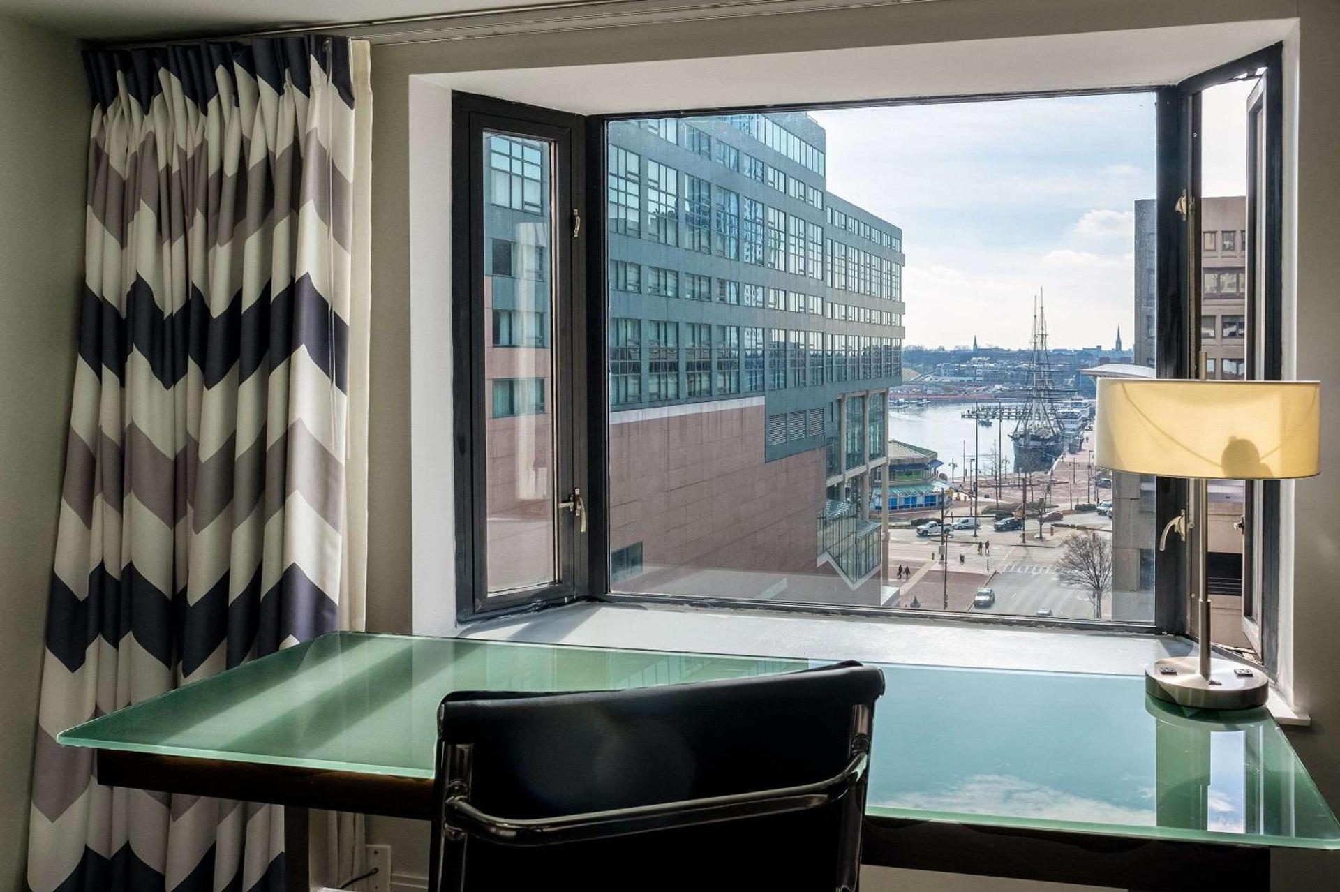 Comfort Inn & Suites Baltimore Inner Harbor photo 42