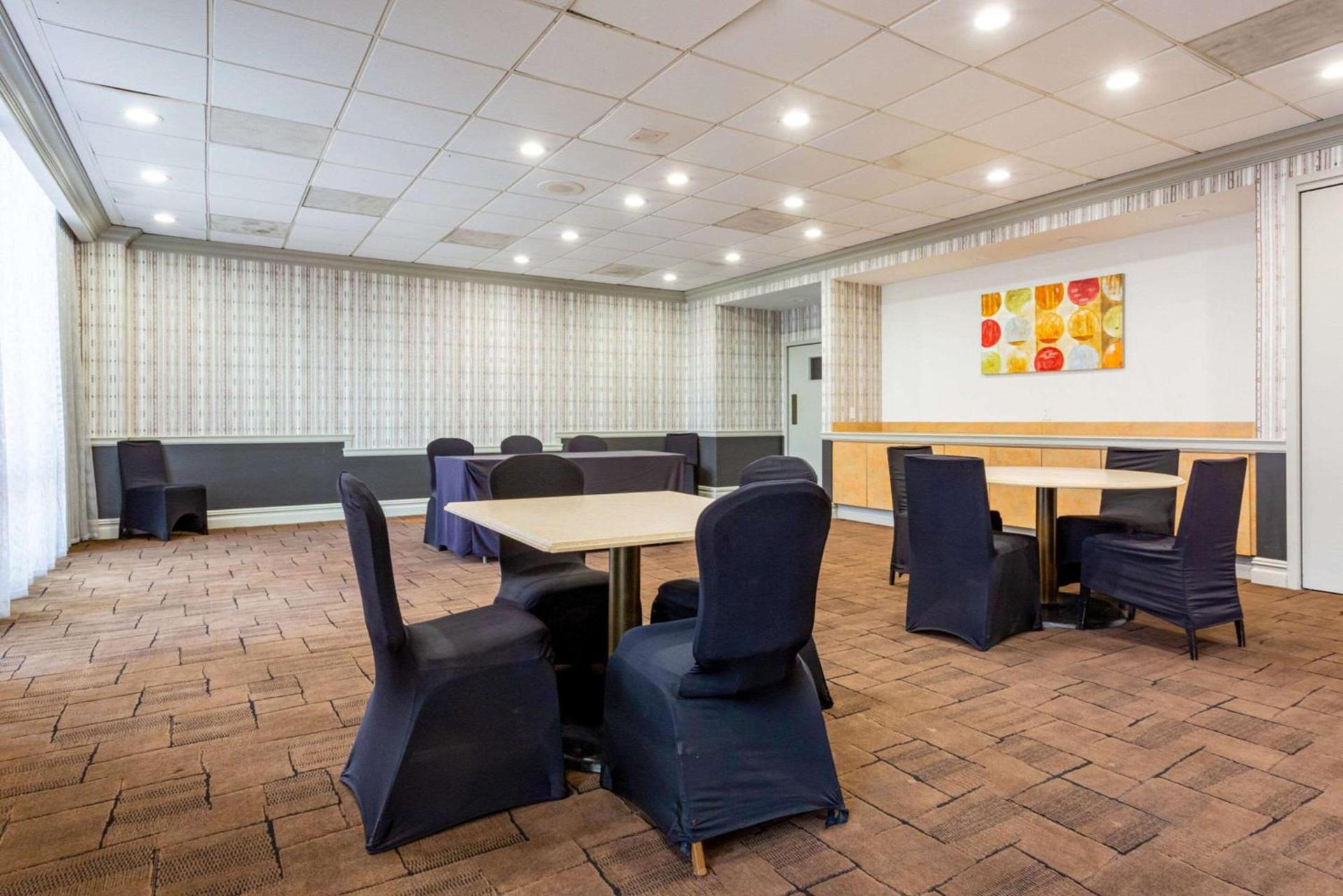 Comfort Inn & Suites Baltimore Inner Harbor photo 45