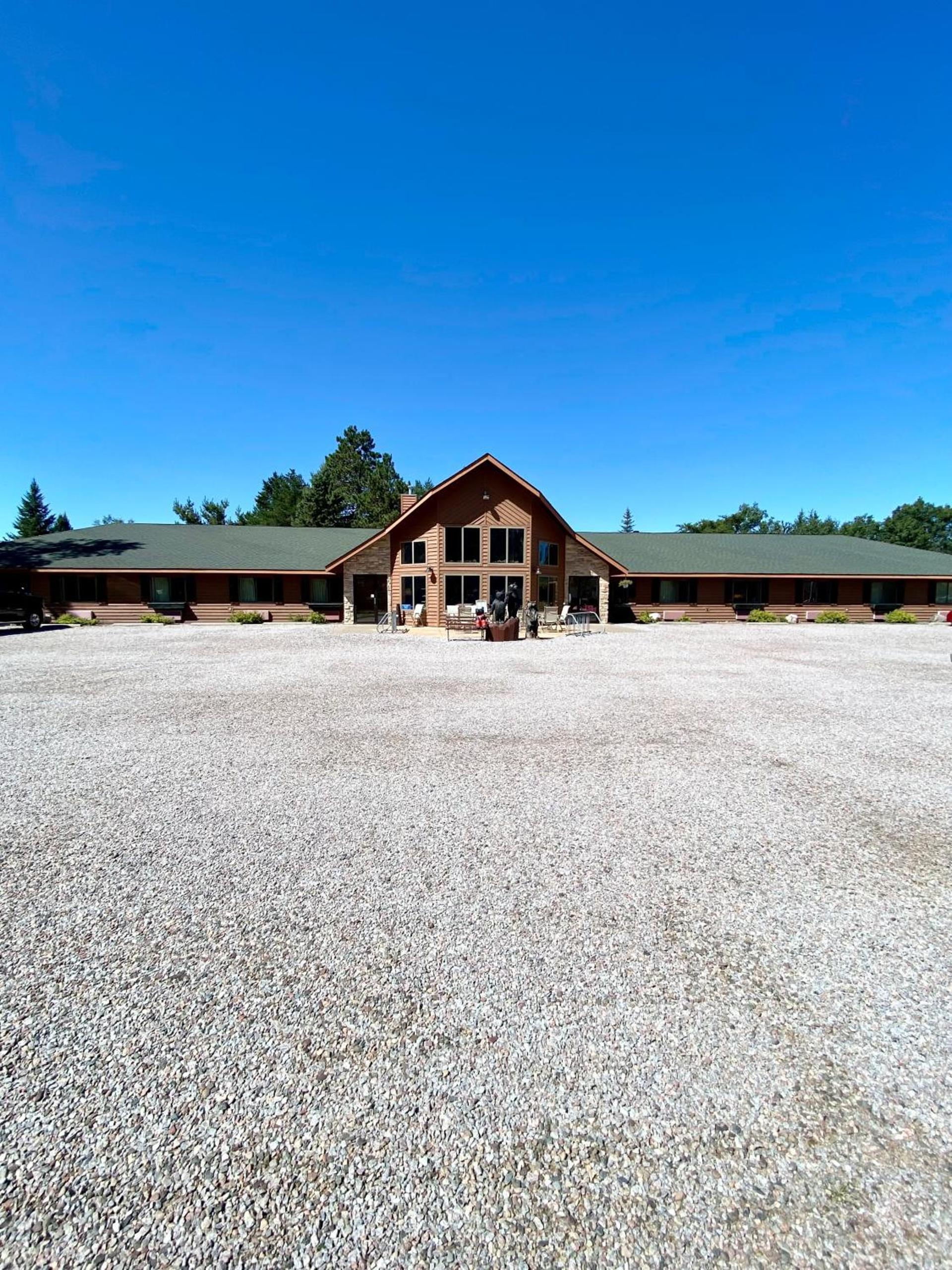 Boulder Bear Motor Lodge photo 1