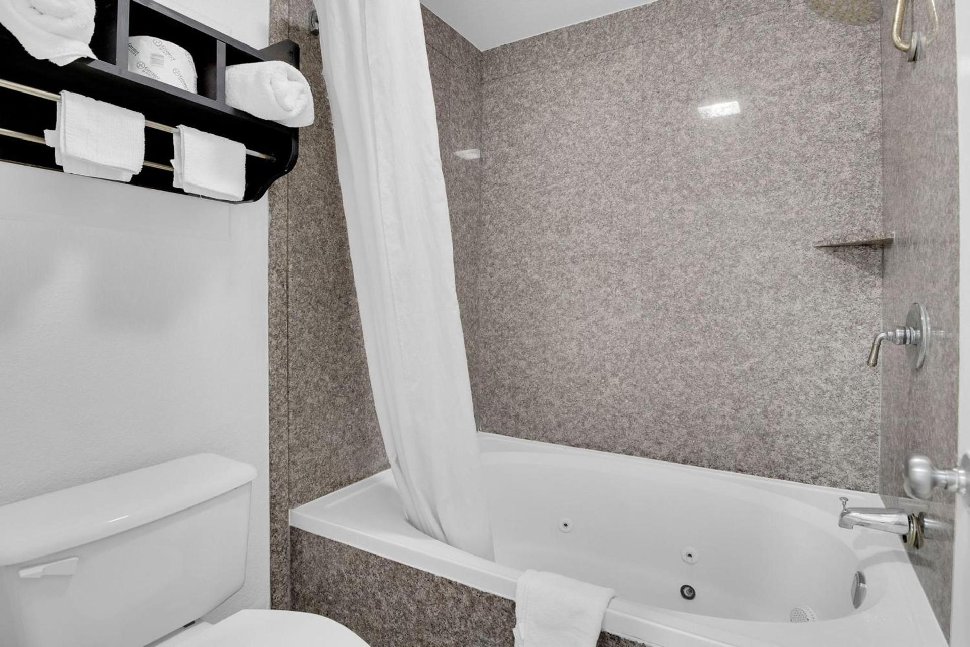 Three Rivers Executive Inn & Suites By OYO photo 50