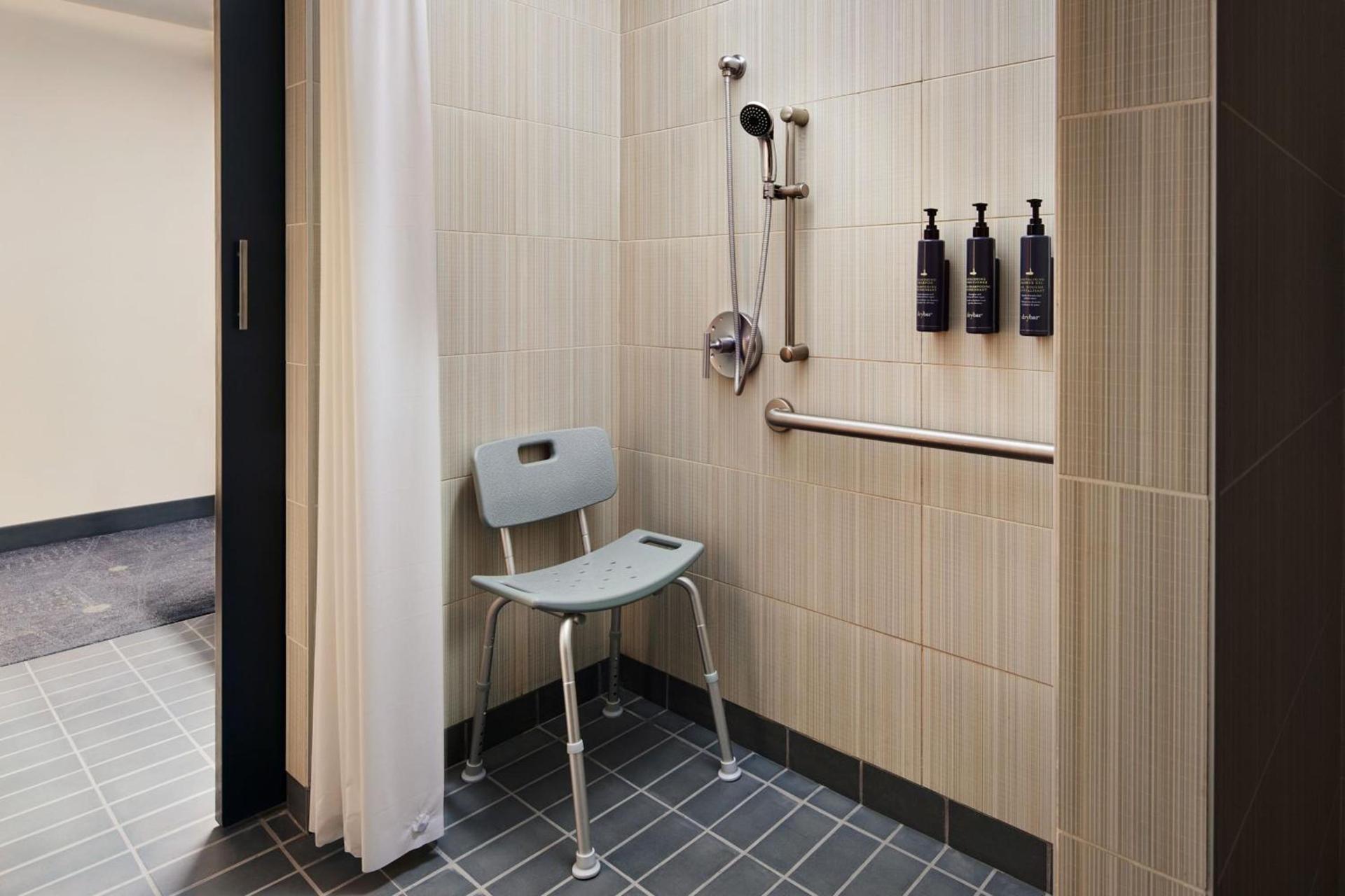 Aloft by Marriott Leawood-Overland Park photo 39