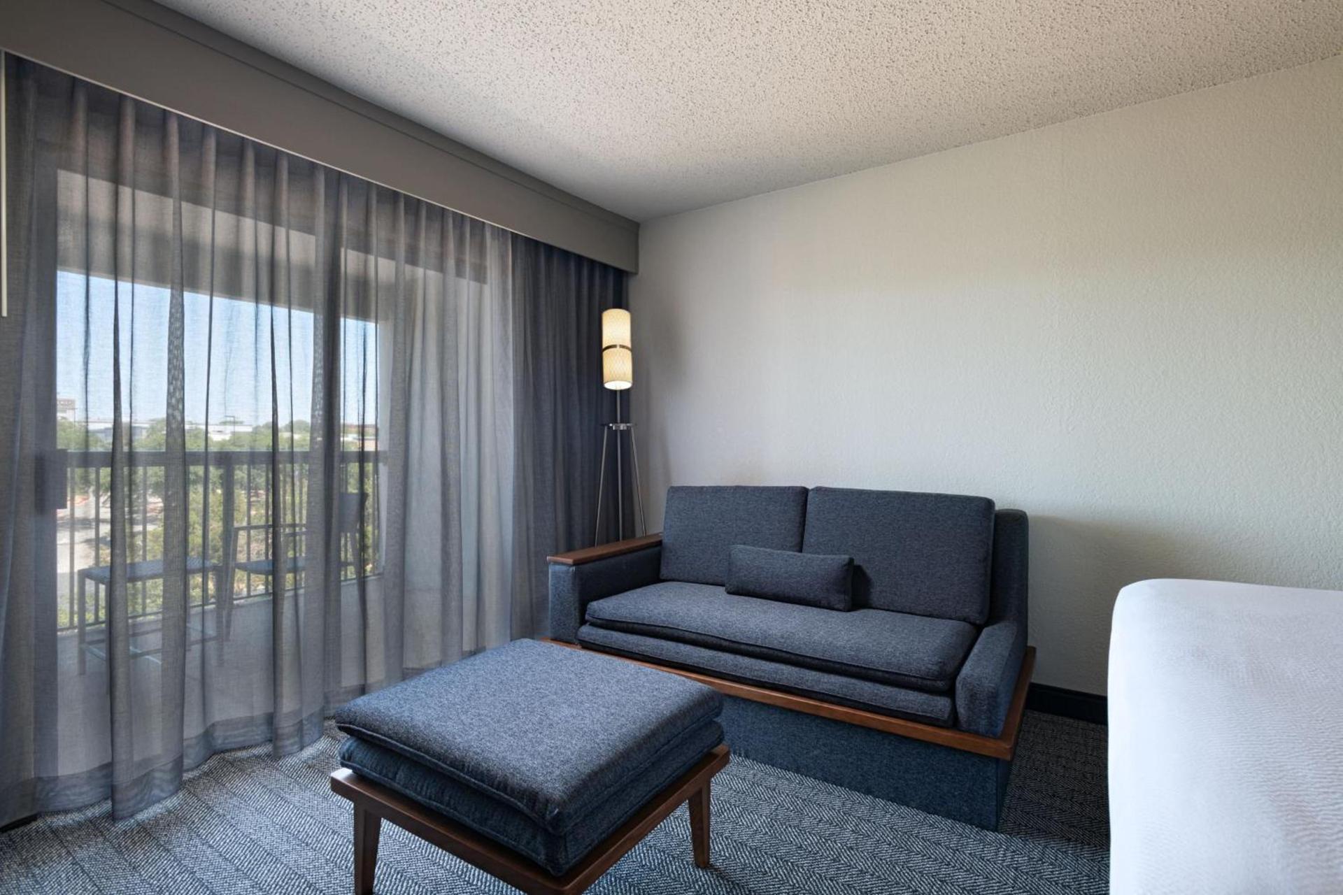 Courtyard by Marriott Austin The Domain Area photo 9