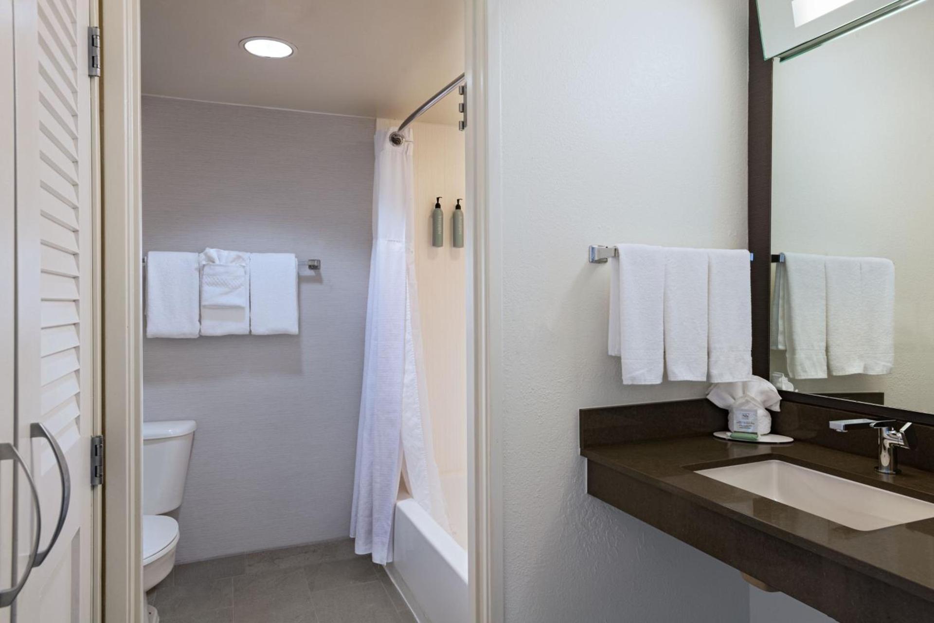 Courtyard by Marriott Austin The Domain Area photo 13