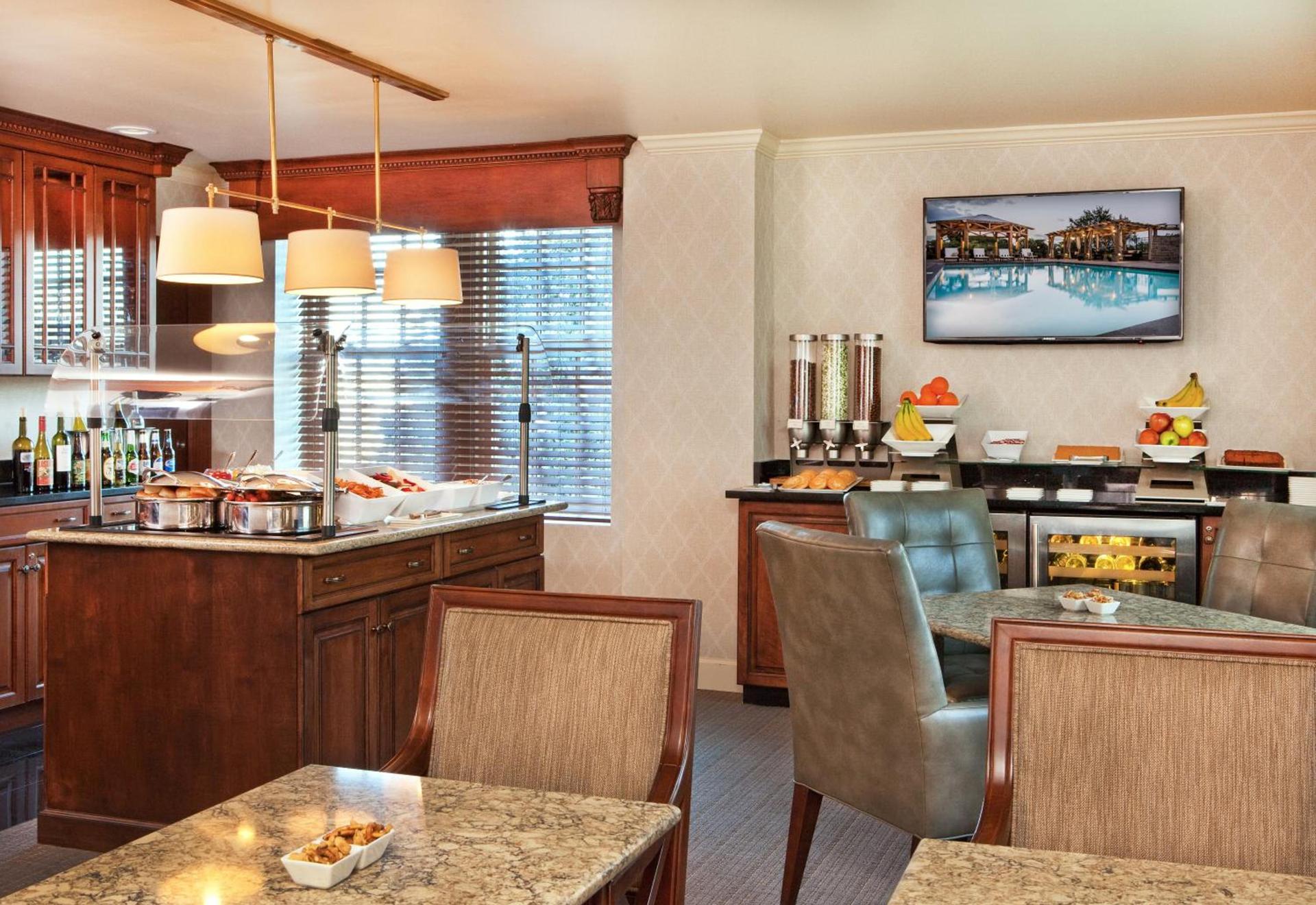 Hotel Roanoke & Conference Center, Curio Collection by Hilton photo 76