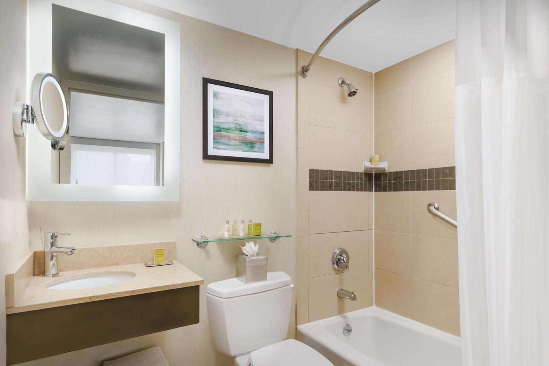 DoubleTree by Hilton Hotel New York City - Chelsea photo 20
