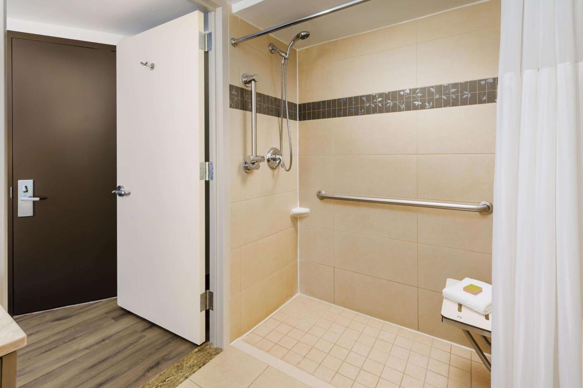 DoubleTree by Hilton Hotel New York City - Chelsea photo 21