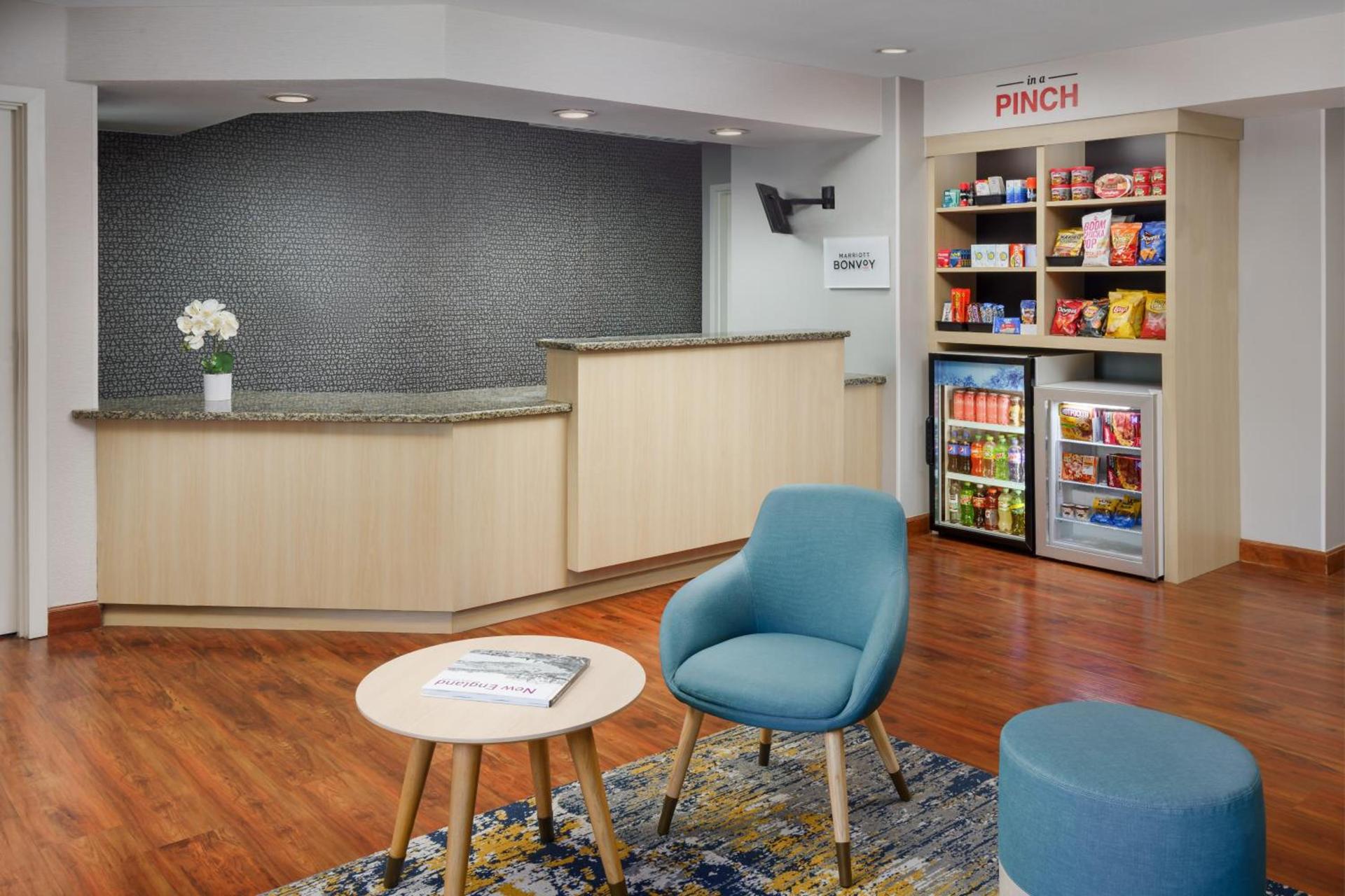 TownePlace Suites Manchester-Boston Regional Airport photo 2
