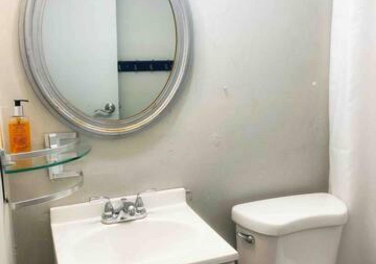 Airport Xpress Guestrooms photo 16