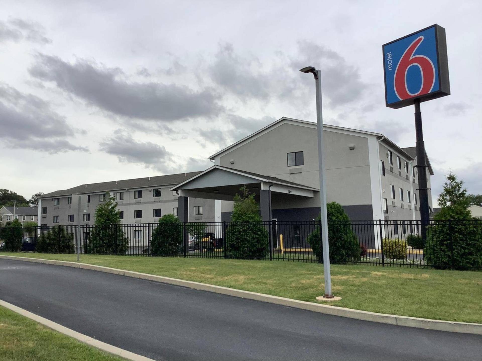 Motel 6 Lancaster photo 20
