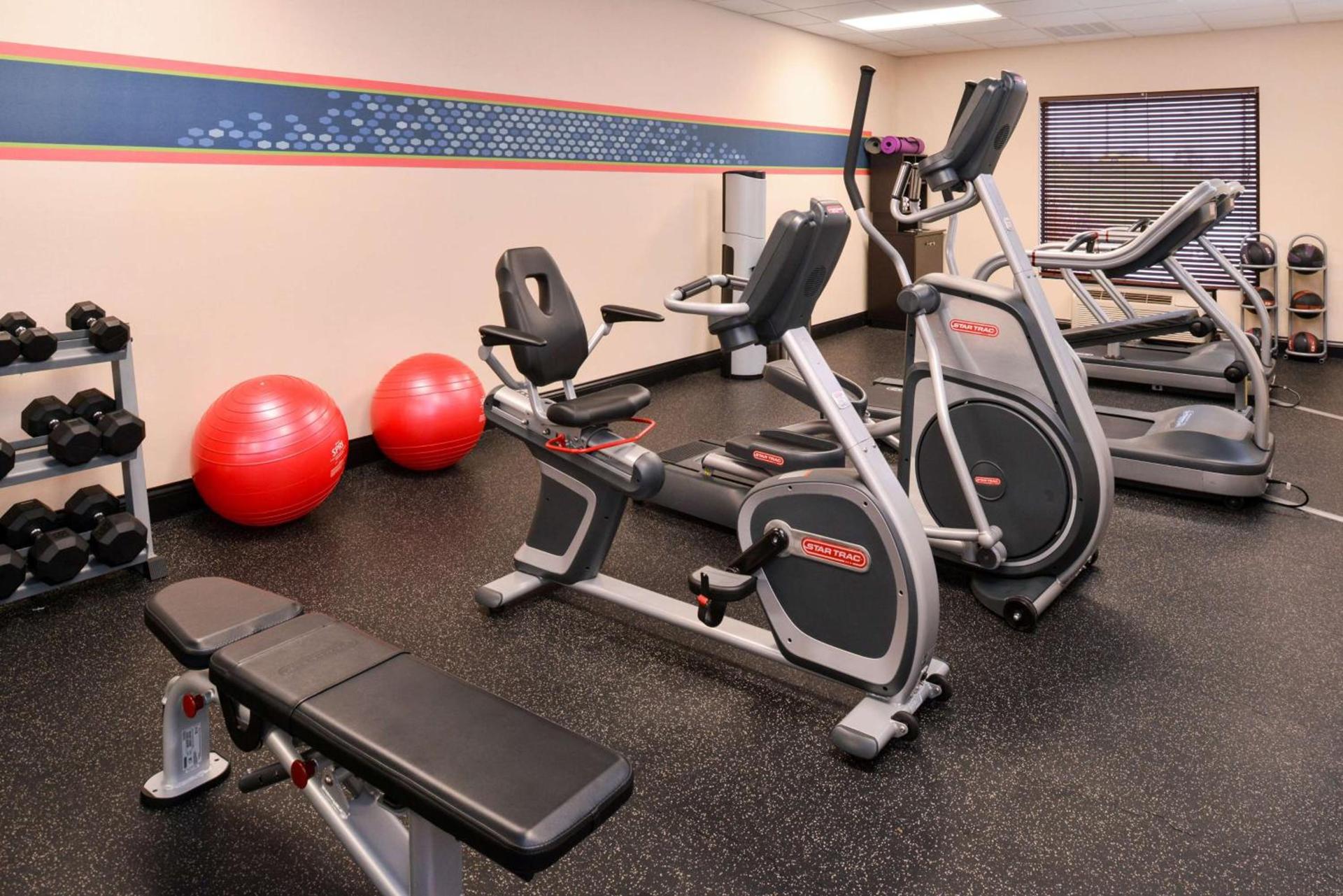 Hampton Inn Williamsburg photo 25