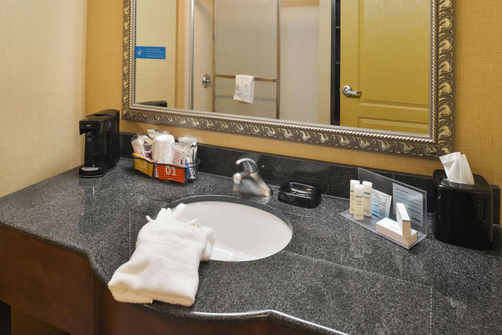 Hampton Inn Williamsburg photo 27