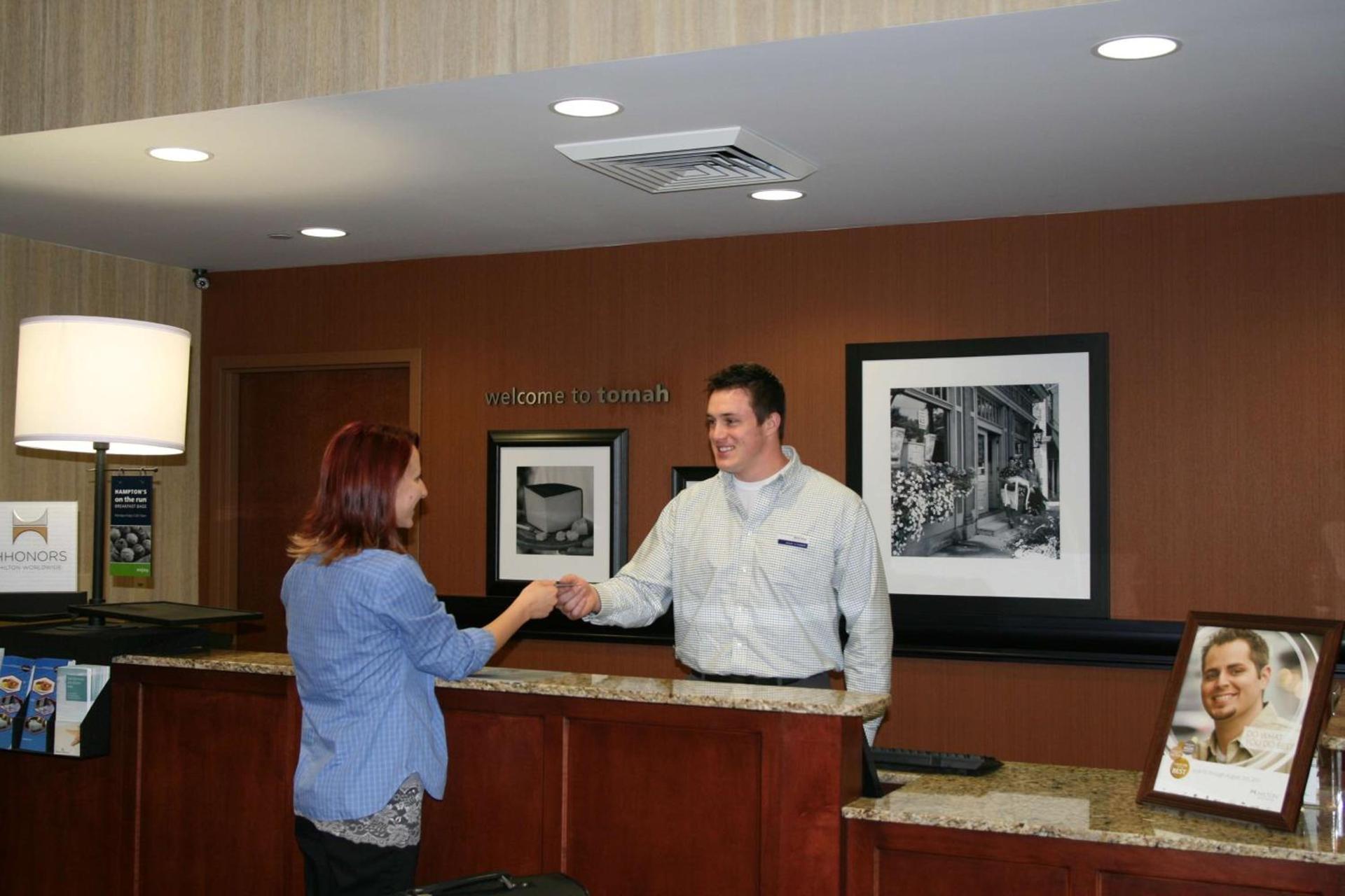 Hampton Inn Tomah photo 2