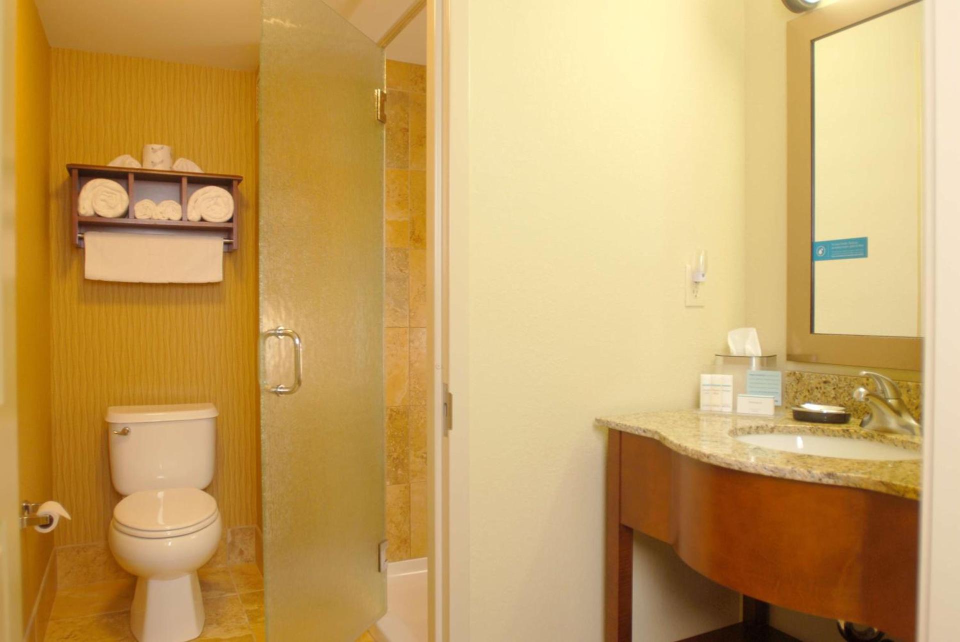 Hampton Inn Tomah photo 9