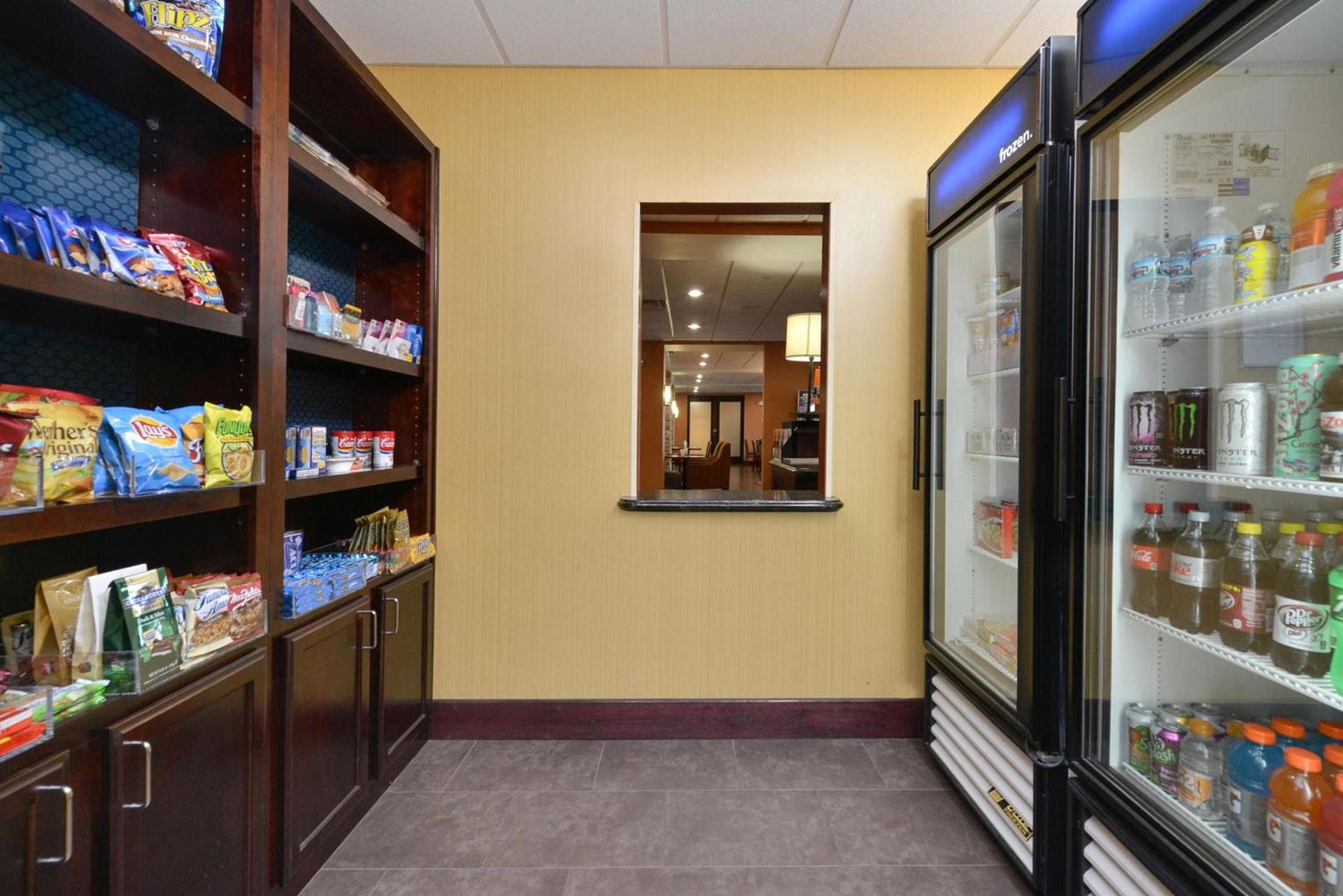 Hampton Inn Muscatine photo 8