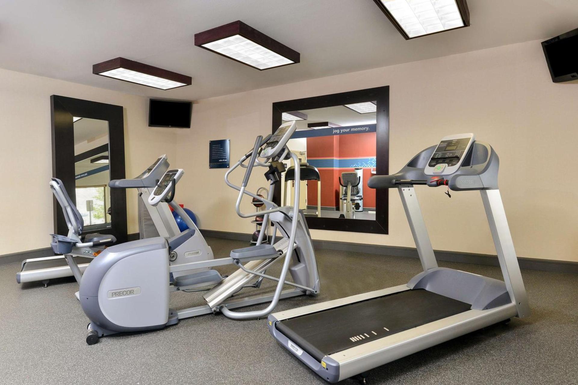 Hampton Inn Muscatine photo 11