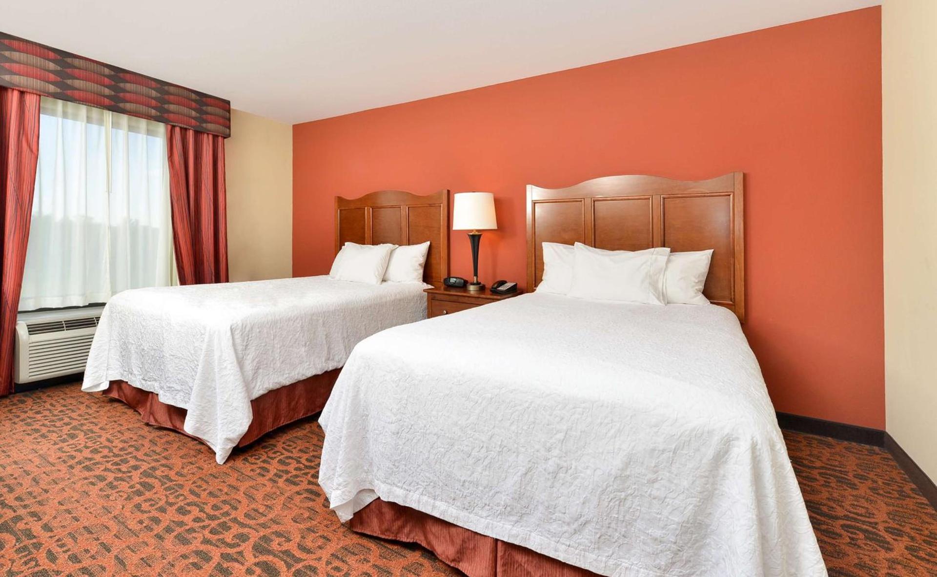 Hampton Inn Muscatine photo 13