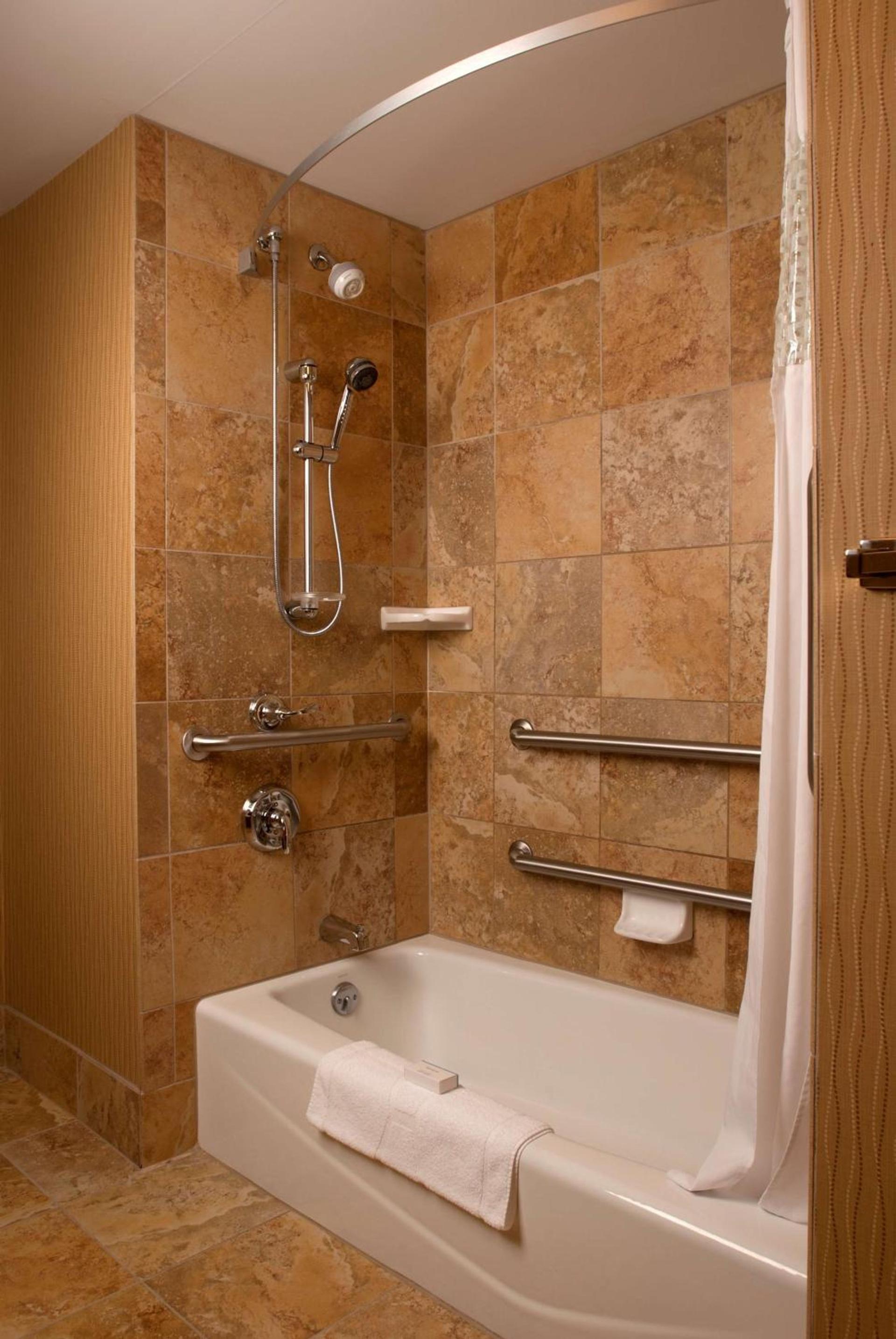 Hampton Inn Tomah photo 15