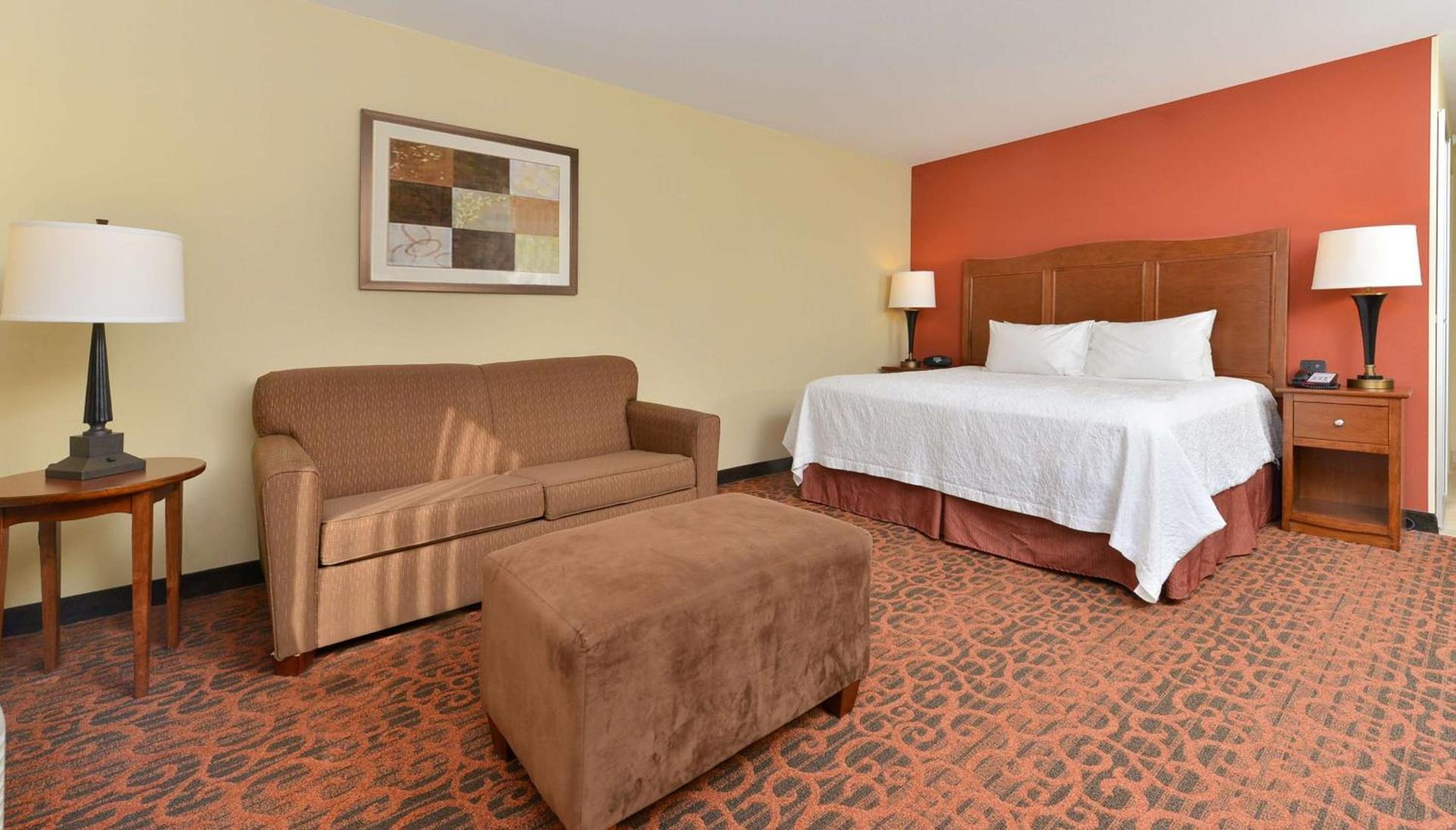 Hampton Inn Muscatine photo 14