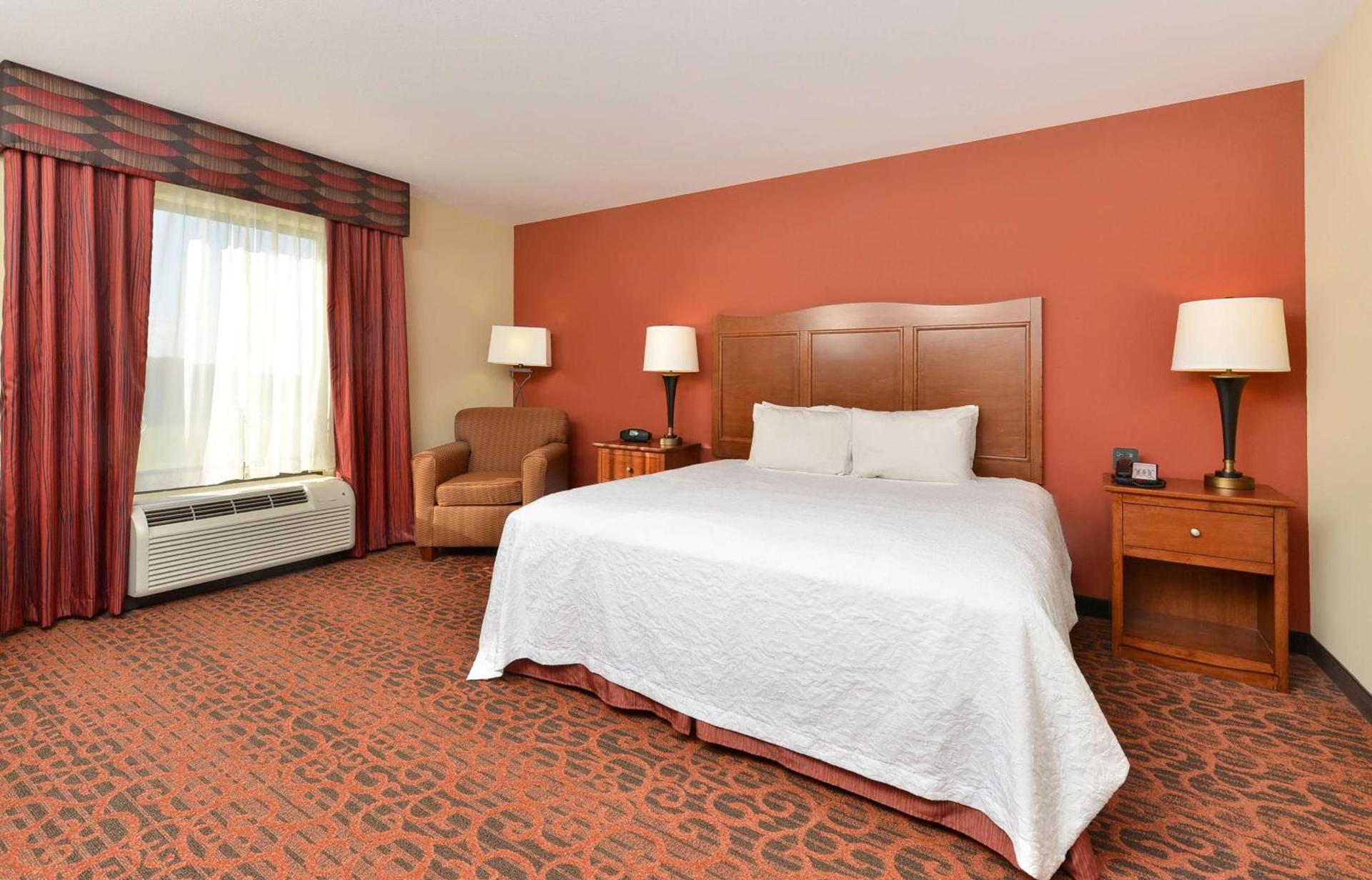 Hampton Inn Muscatine photo 15