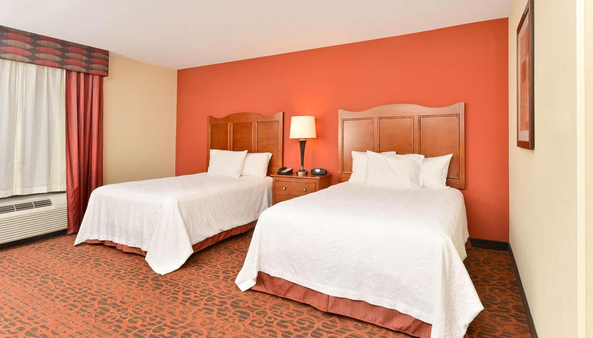 Hampton Inn Muscatine photo 20