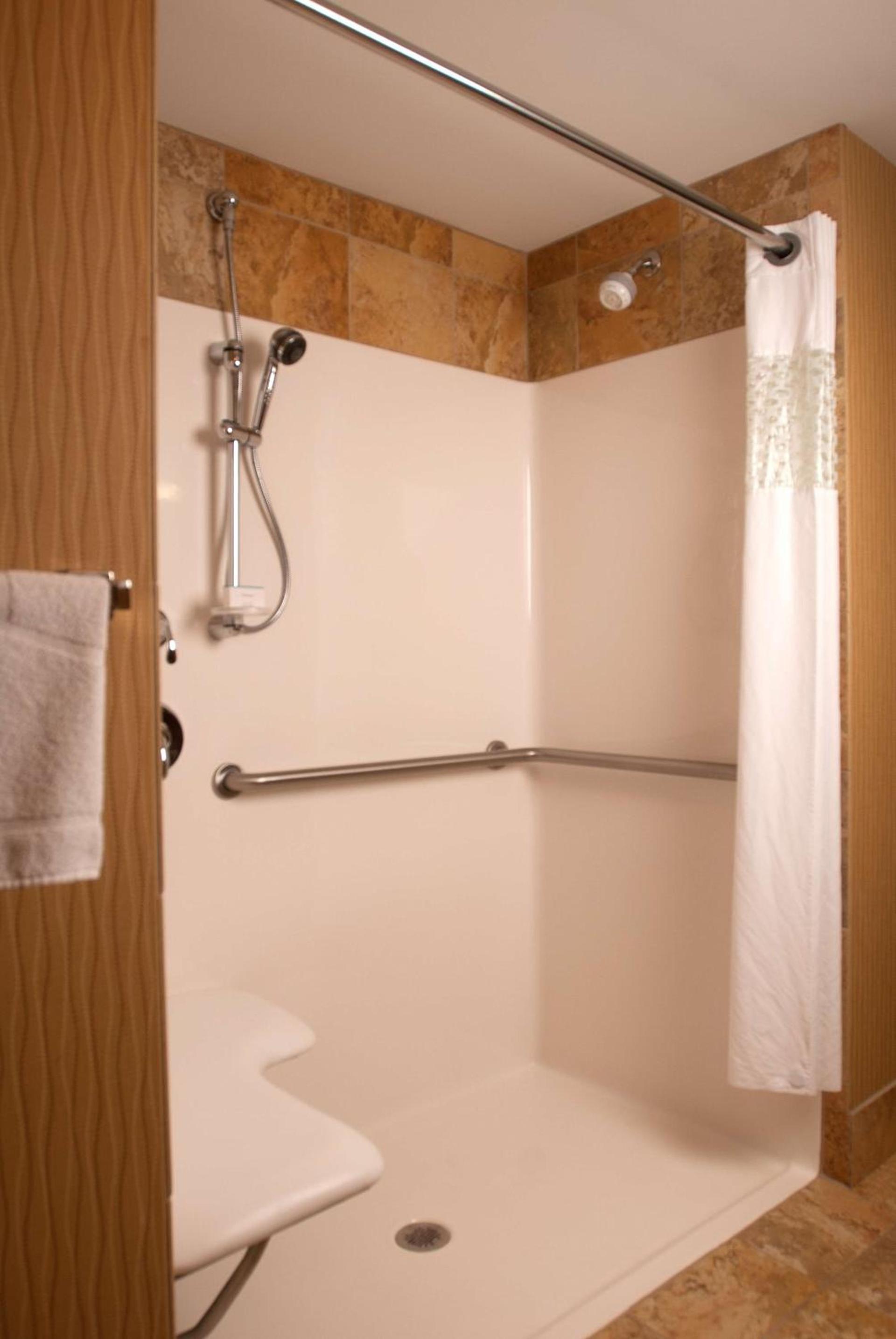 Hampton Inn Tomah photo 19
