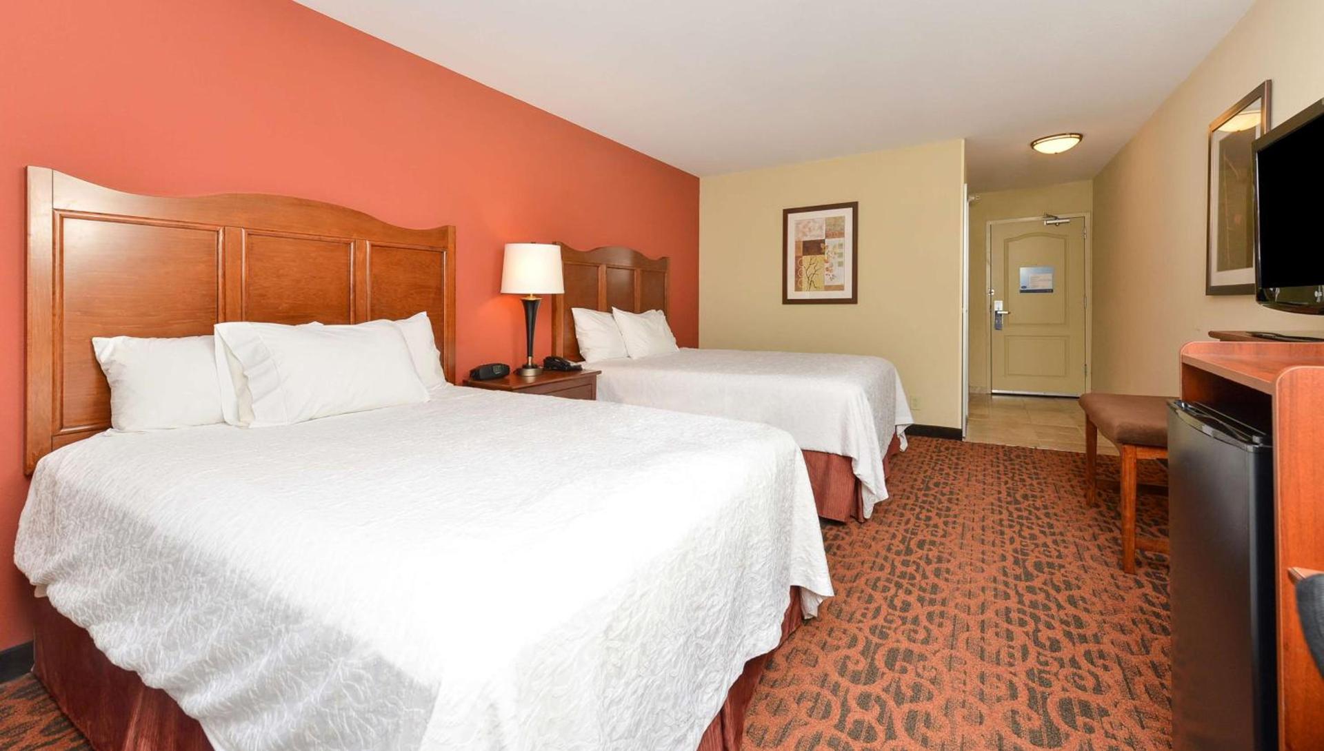 Hampton Inn Muscatine photo 32