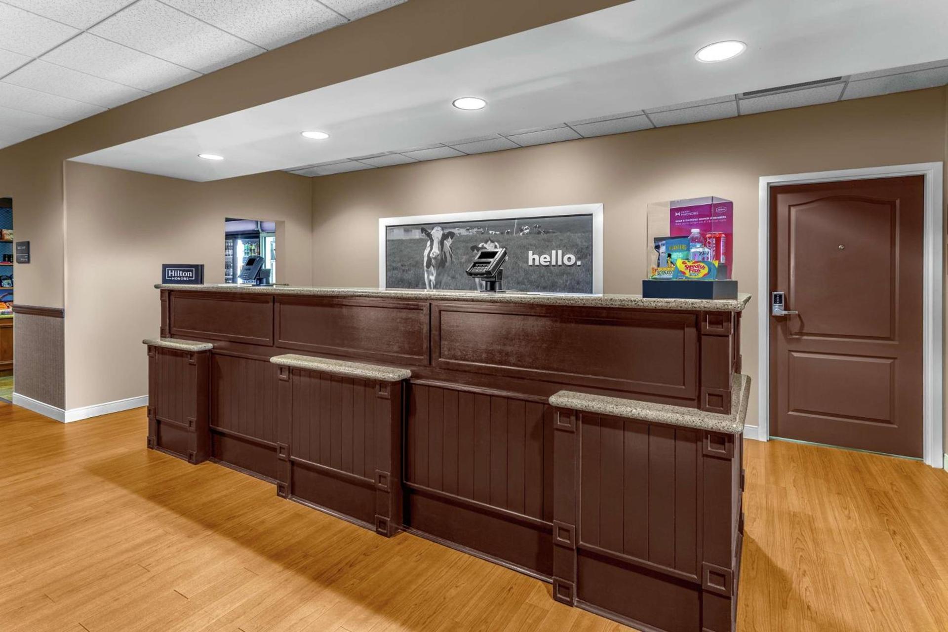 Hampton Inn Okeechobee - Lake Okeechobee photo 4