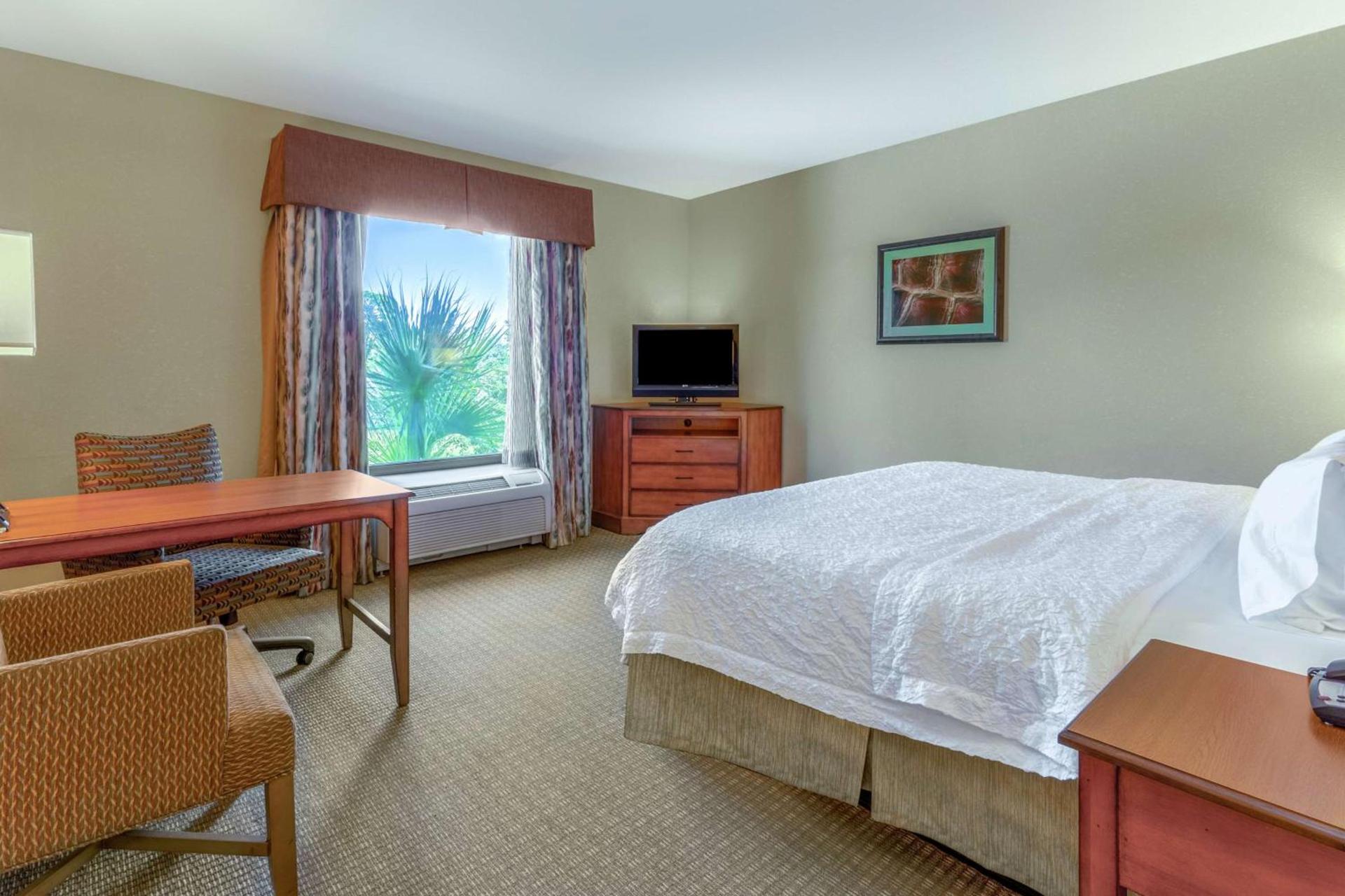 Hampton Inn Okeechobee - Lake Okeechobee photo 10