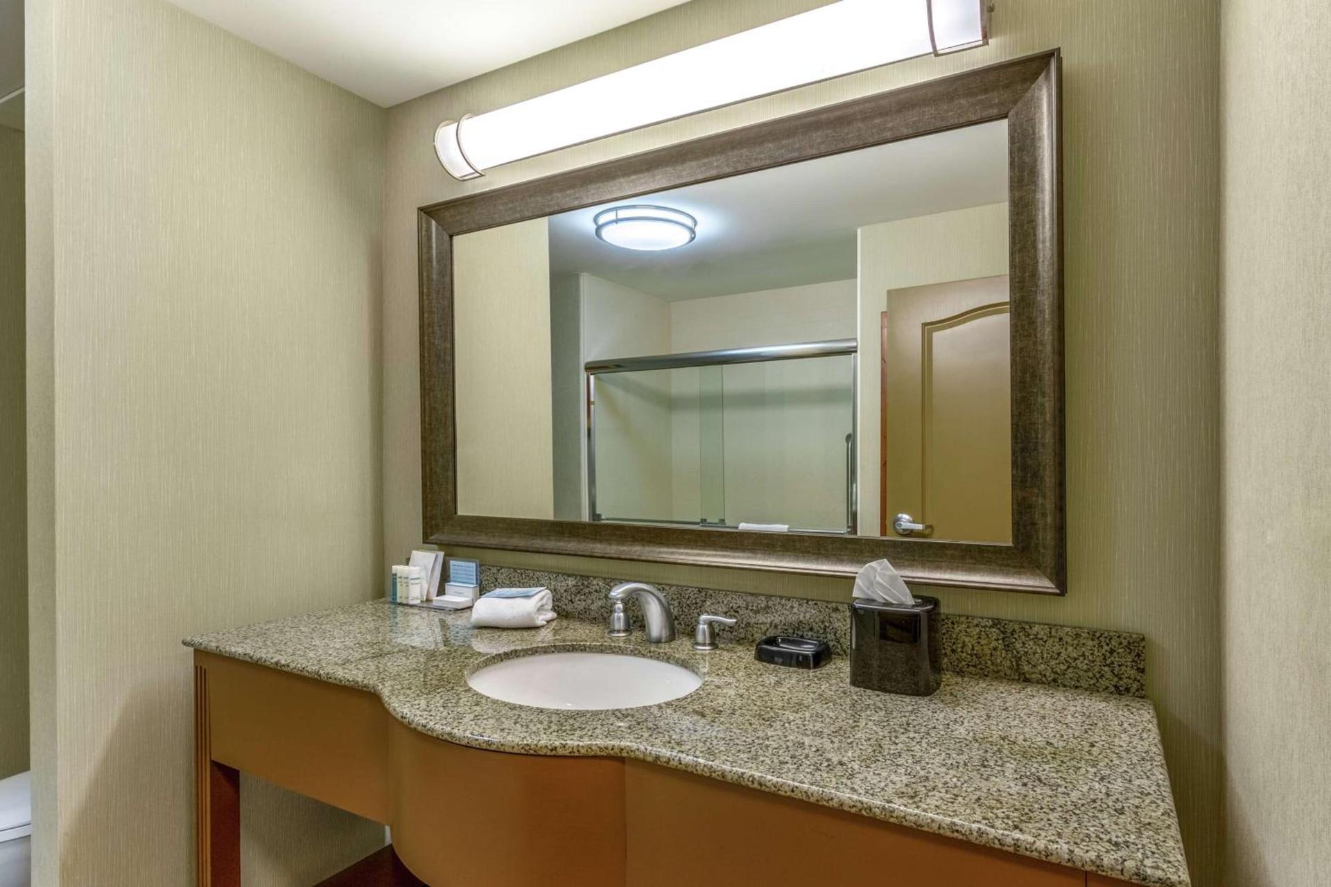 Hampton Inn Okeechobee - Lake Okeechobee photo 17