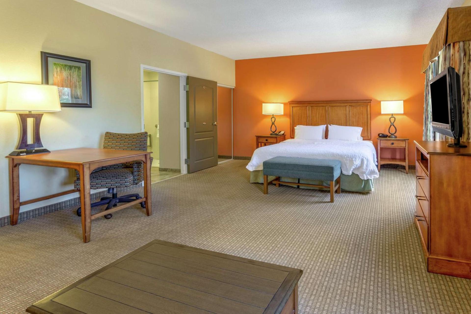 Hampton Inn Okeechobee - Lake Okeechobee photo 21