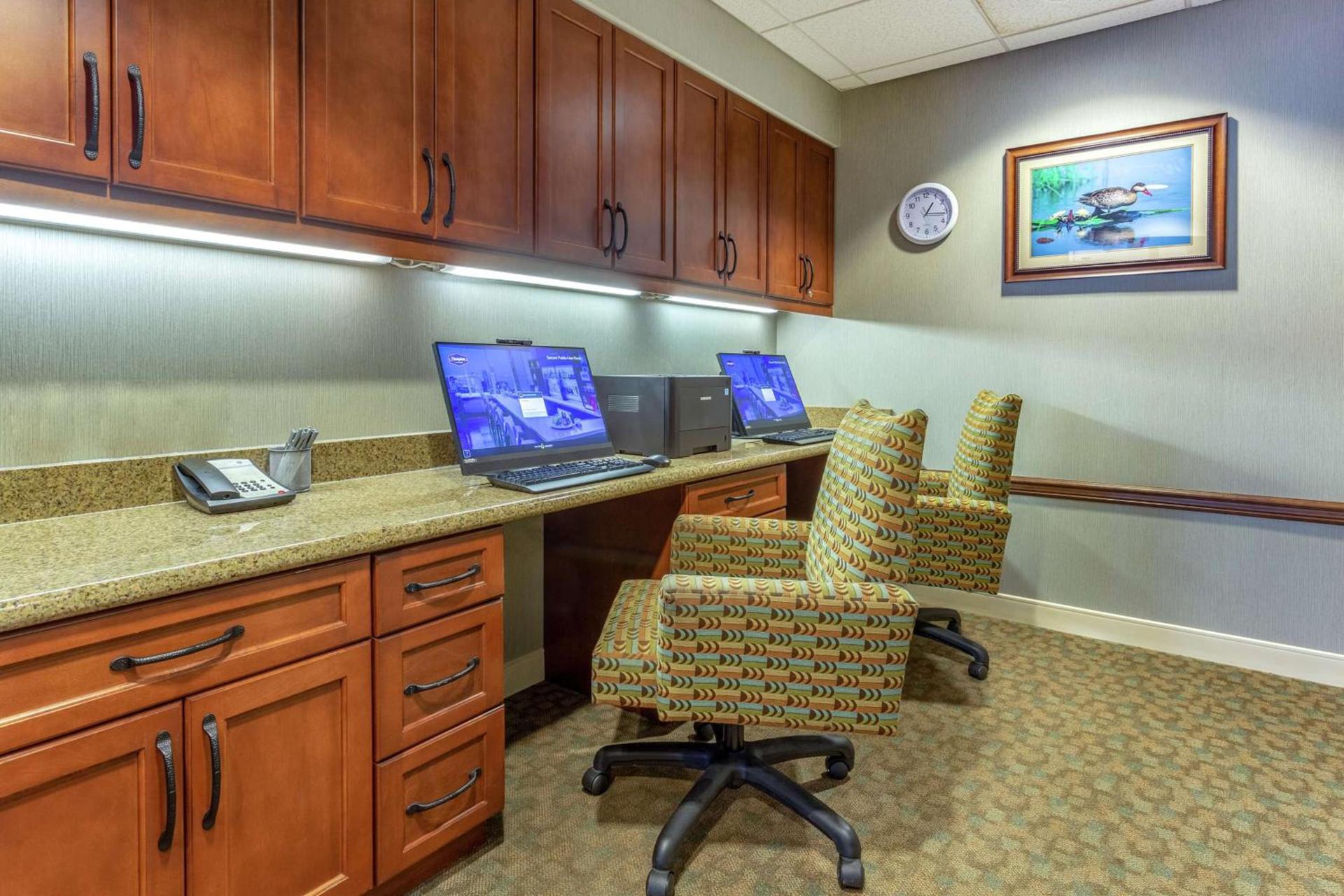 Hampton Inn Okeechobee - Lake Okeechobee photo 33